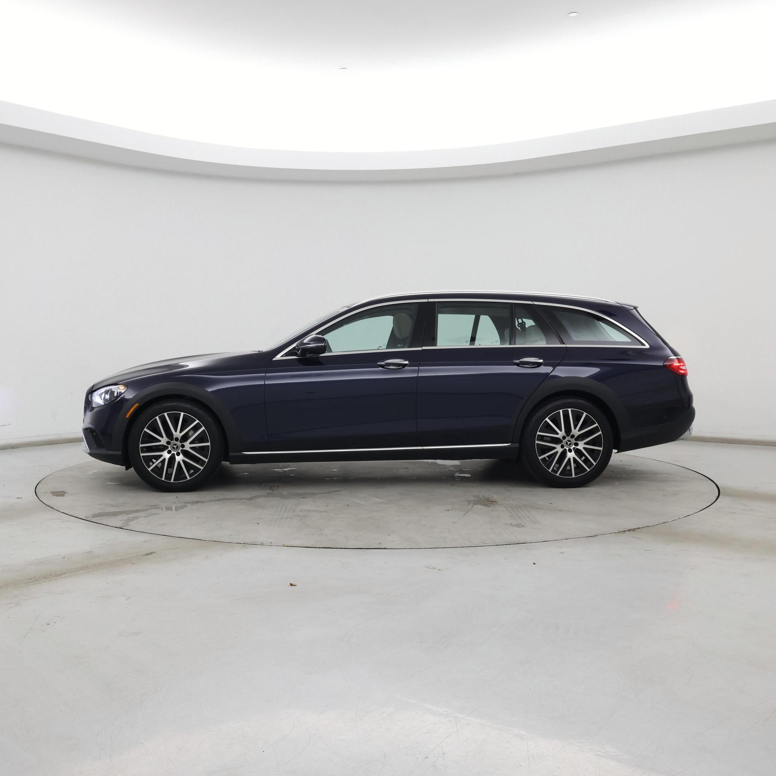 Thumbnail: 2022 Mercedes-Benz E-Class - 3