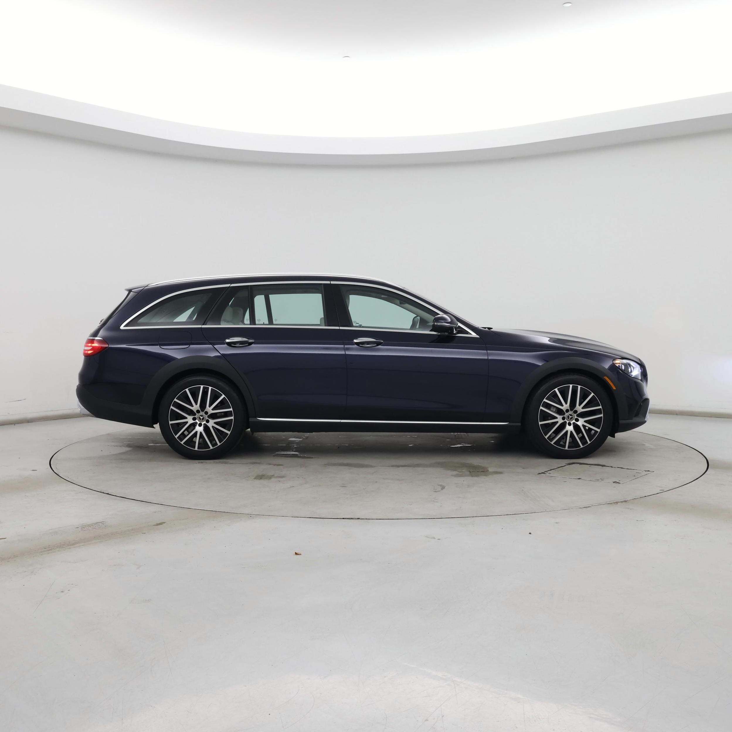 Thumbnail: 2022 Mercedes-Benz E-Class - 7