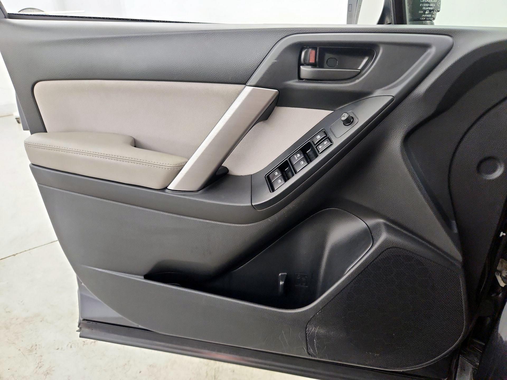 Thumbnail: 2016 Subaru Forester - 12