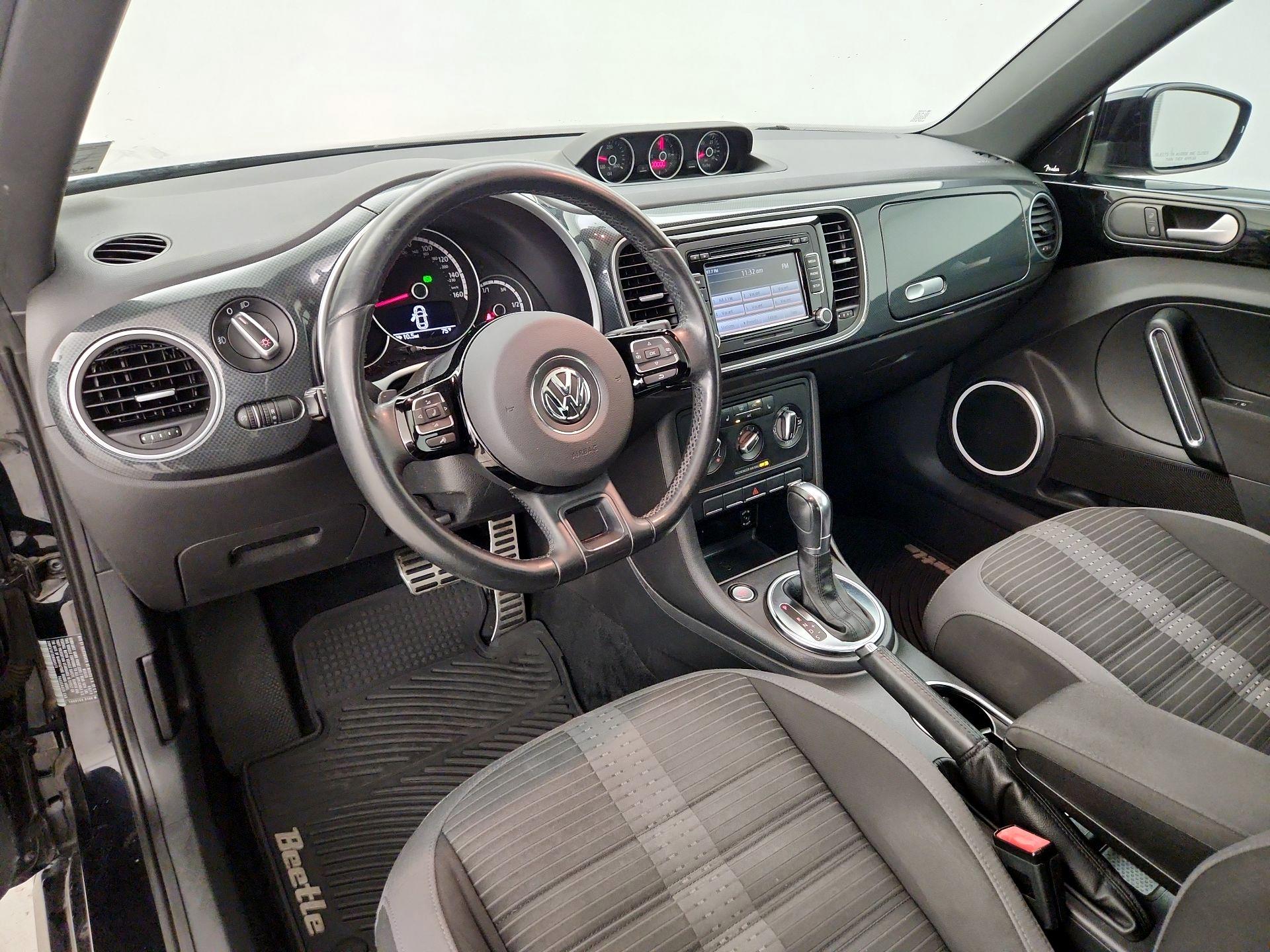 Thumbnail: 2013 Volkswagen Beetle - 9