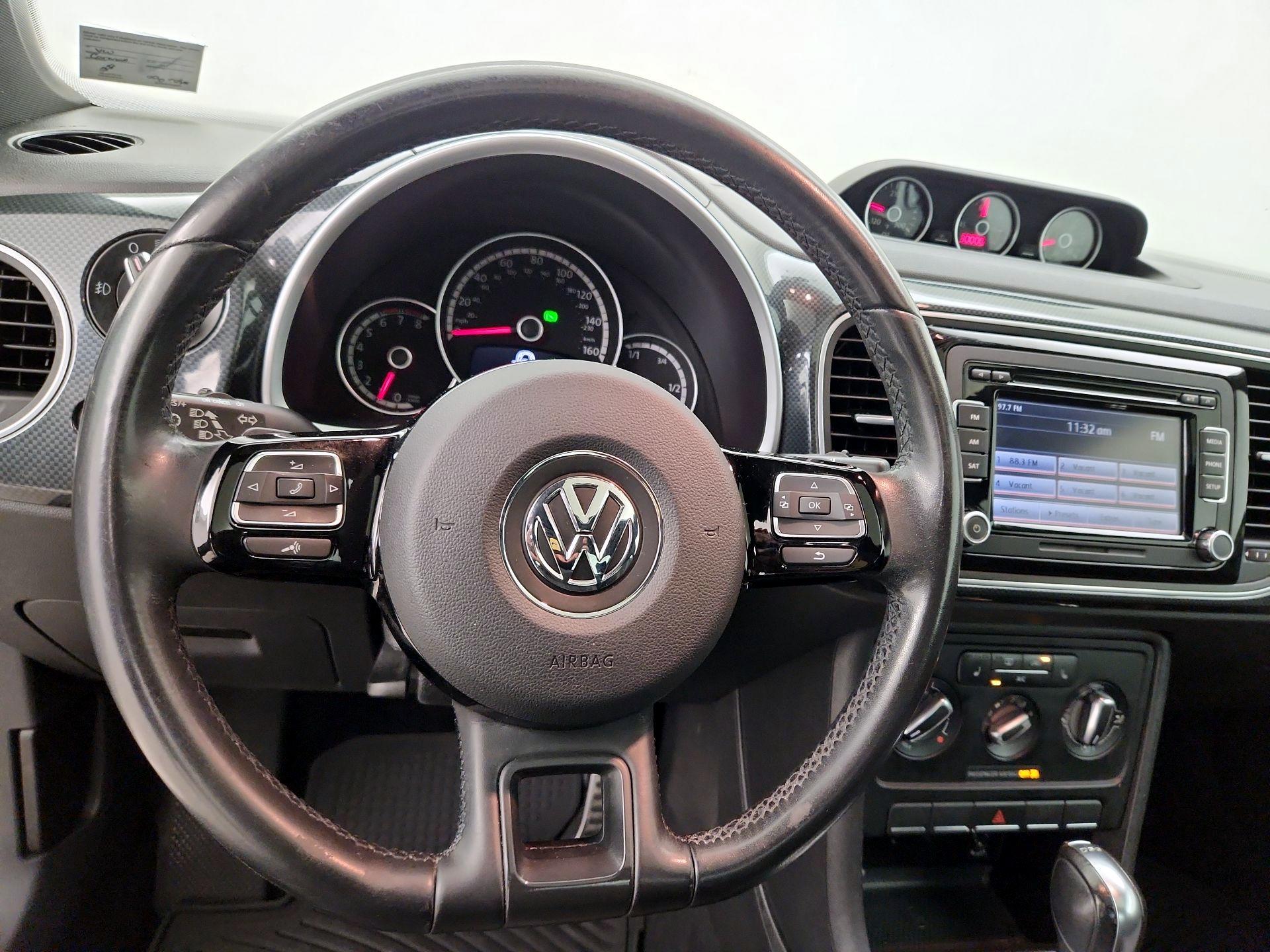 Thumbnail: 2013 Volkswagen Beetle - 10