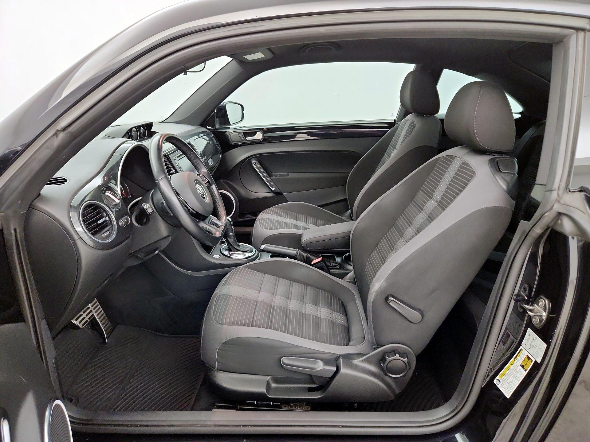 Thumbnail: 2013 Volkswagen Beetle - 11