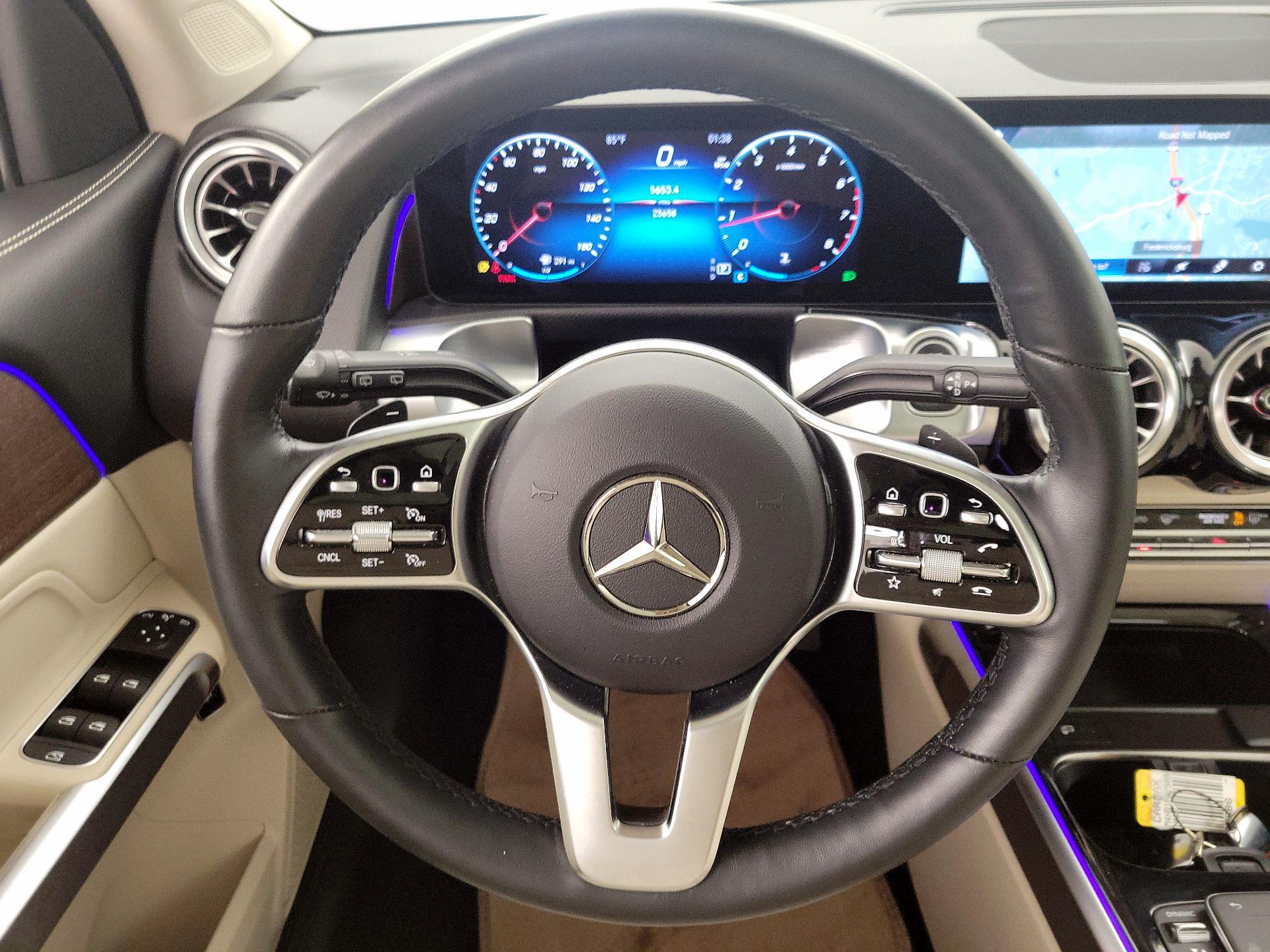 Thumbnail: 2023 Mercedes-Benz GLB - 10