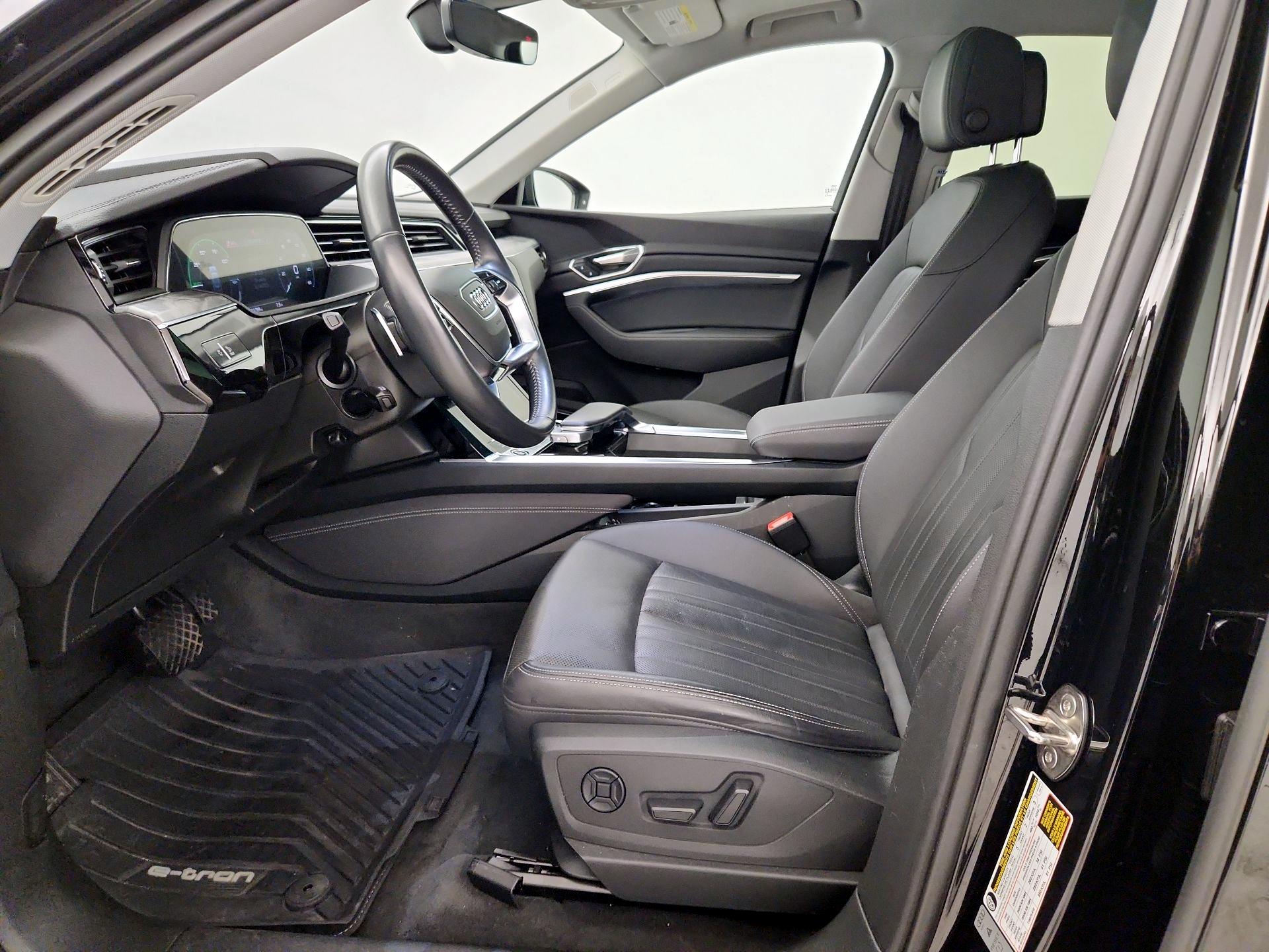 Thumbnail: 2021 Audi e-tron - 11