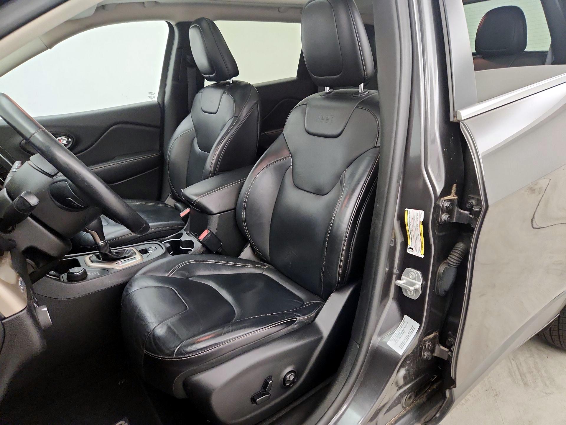 Thumbnail: 2015 Jeep Cherokee - 11