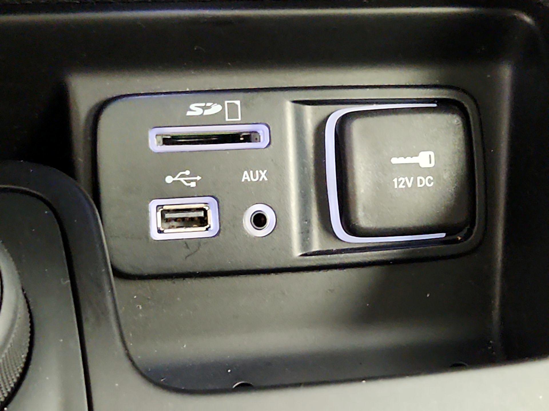 Thumbnail: 2015 Jeep Cherokee - 19
