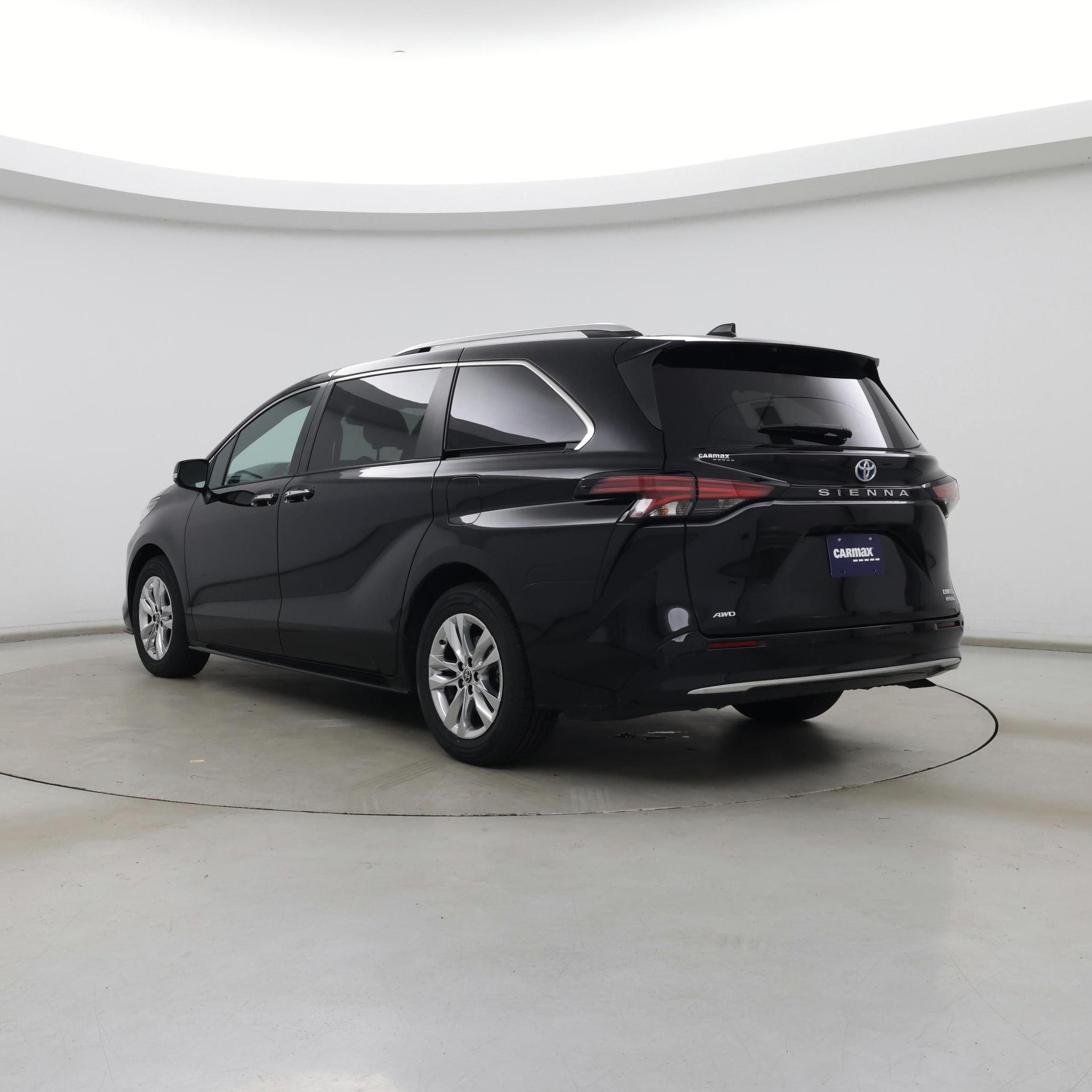 Thumbnail: 2022 Toyota Sienna - 2