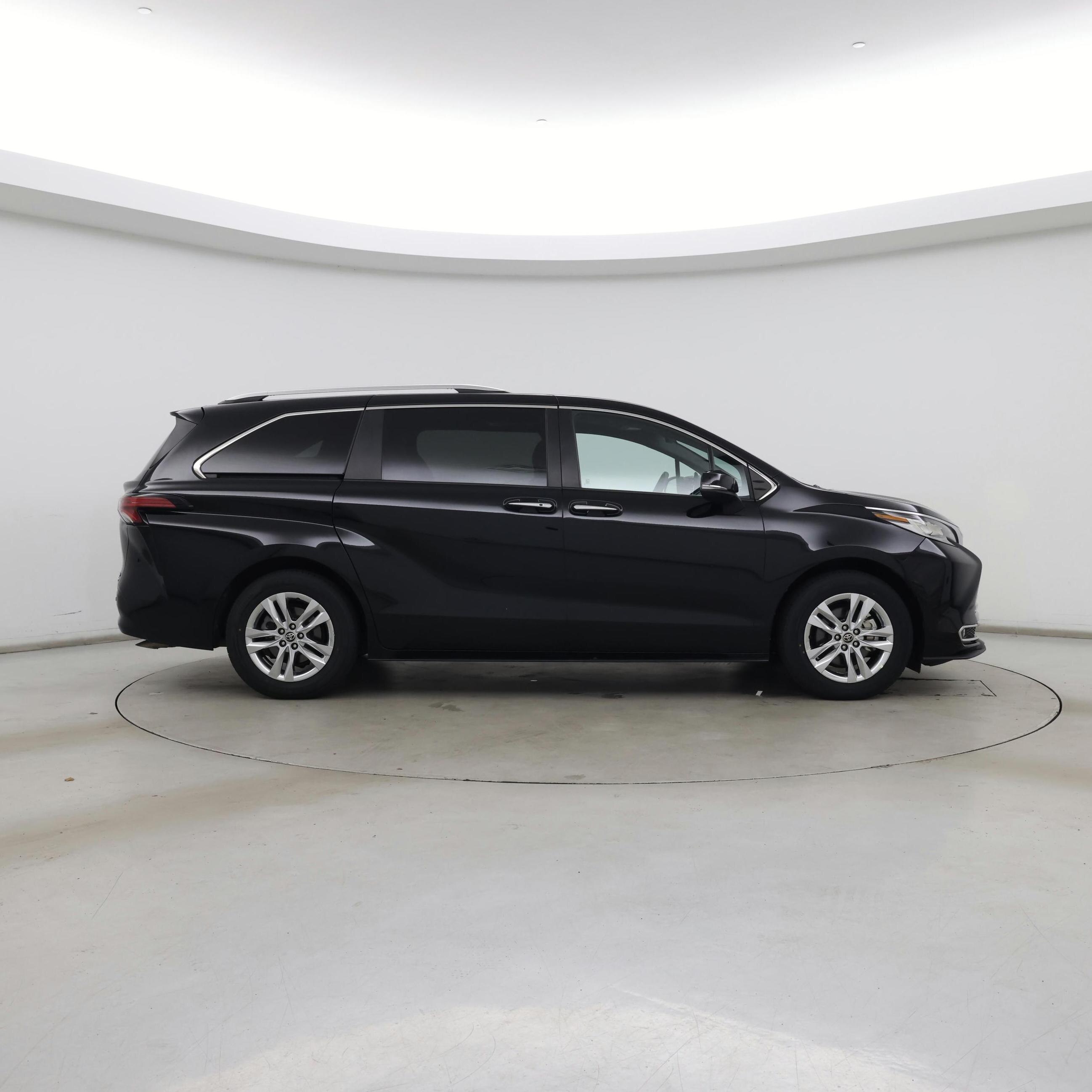 Thumbnail: 2022 Toyota Sienna - 7