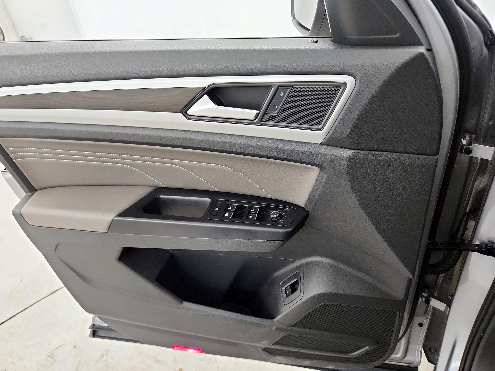 Thumbnail: 2021 Volkswagen Atlas - 12