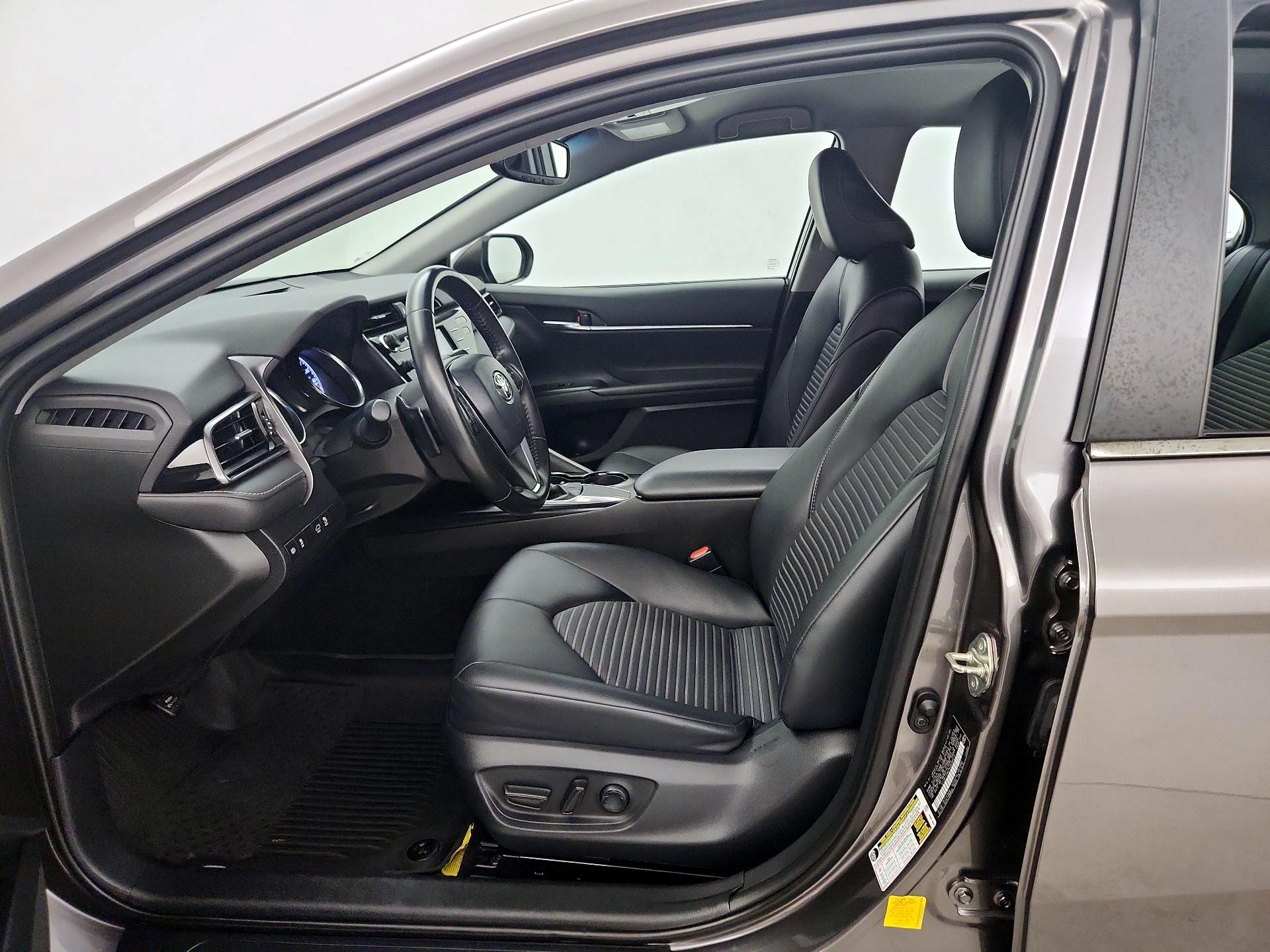 Thumbnail: 2019 Toyota Camry - 11