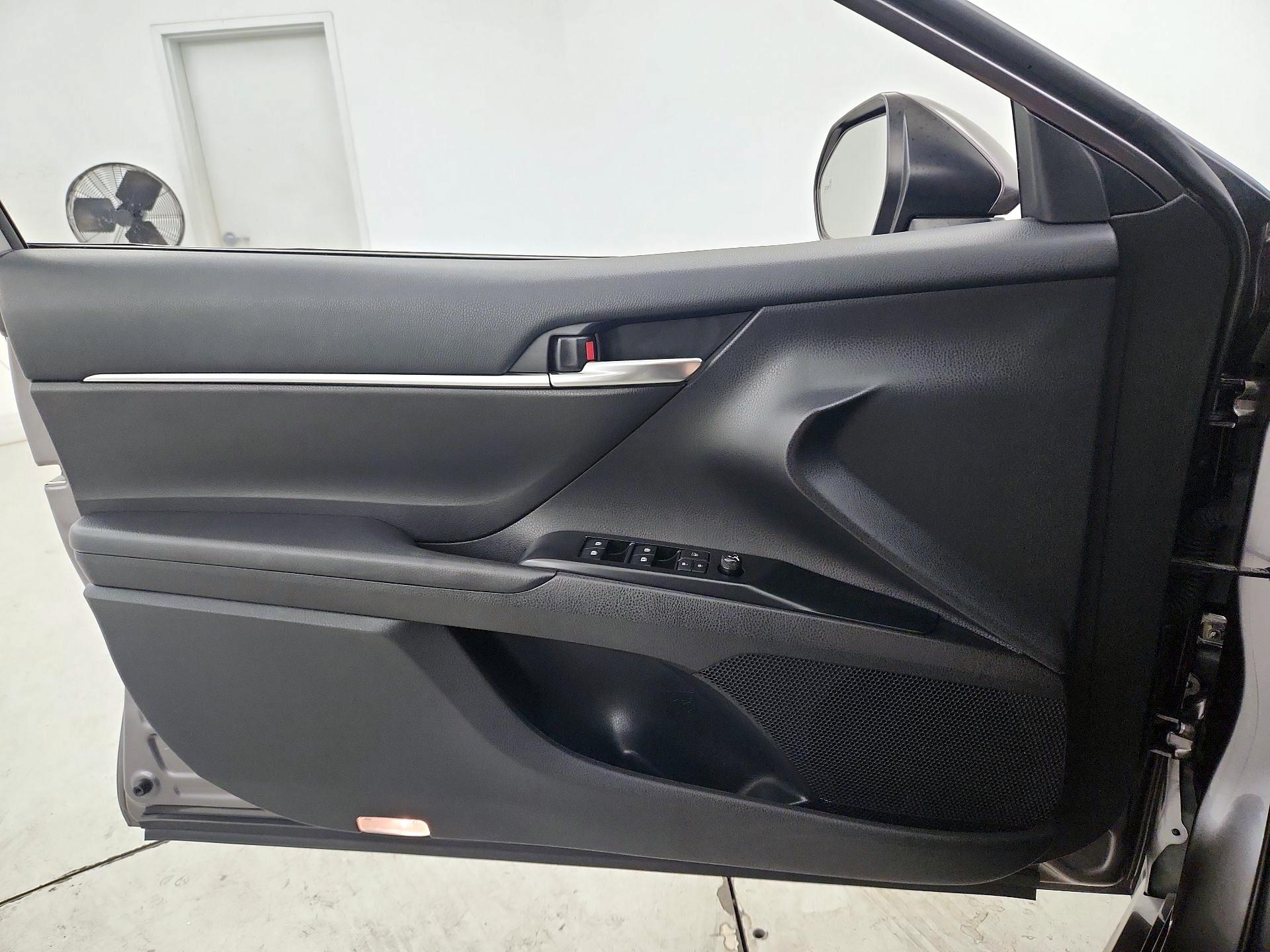 Thumbnail: 2019 Toyota Camry - 12