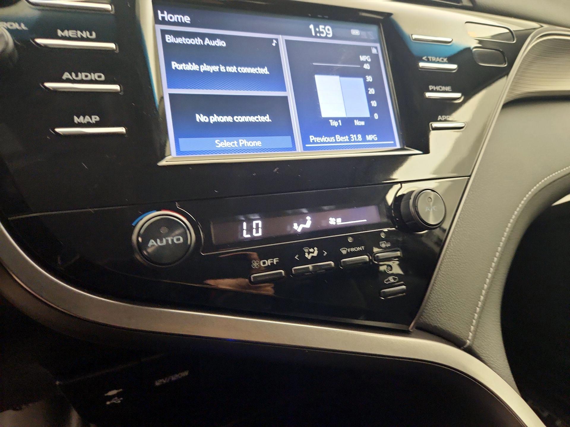 Thumbnail: 2019 Toyota Camry - 16