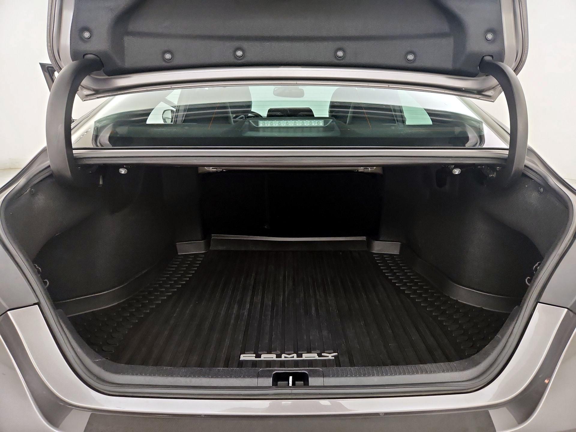 Thumbnail: 2019 Toyota Camry - 20