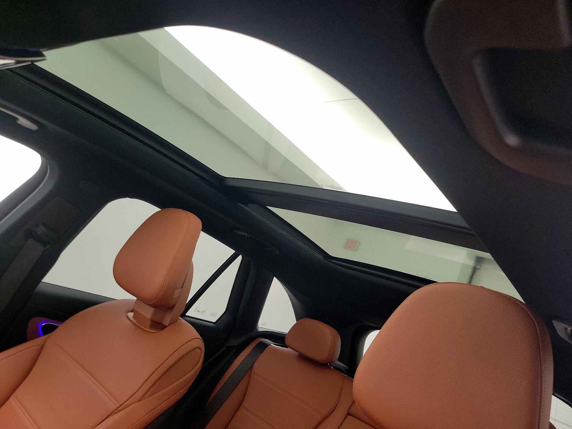 Thumbnail: 2023 Mercedes-Benz GLC - 20