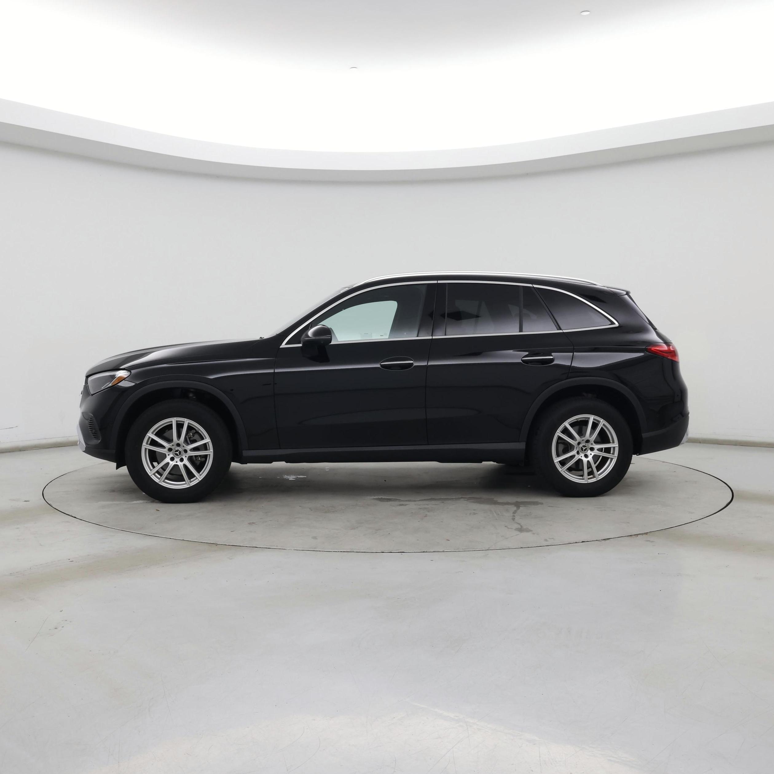 Thumbnail: 2023 Mercedes-Benz GLC - 3