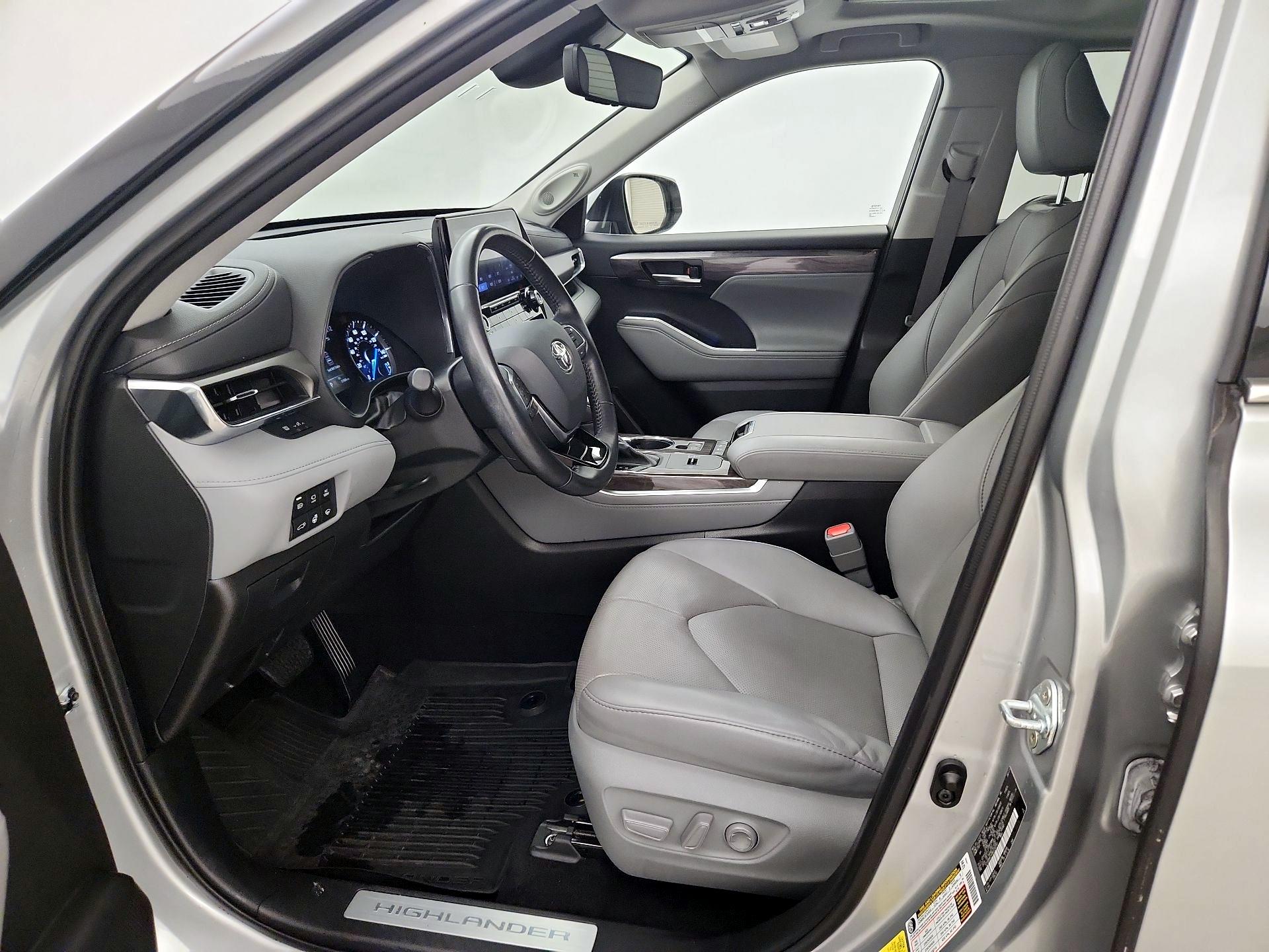 Thumbnail: 2021 Toyota Highlander - 11