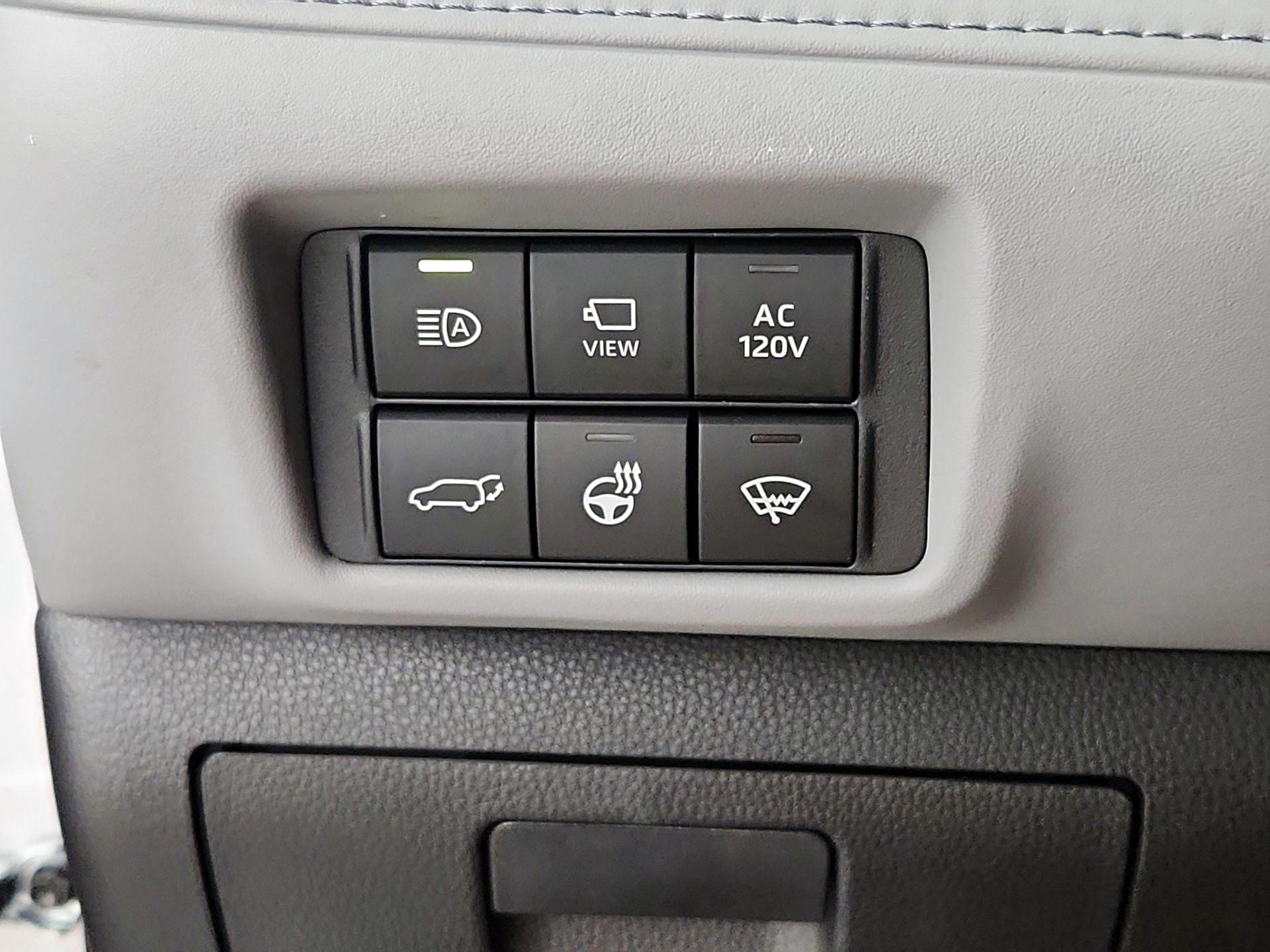 Thumbnail: 2021 Toyota Highlander - 13
