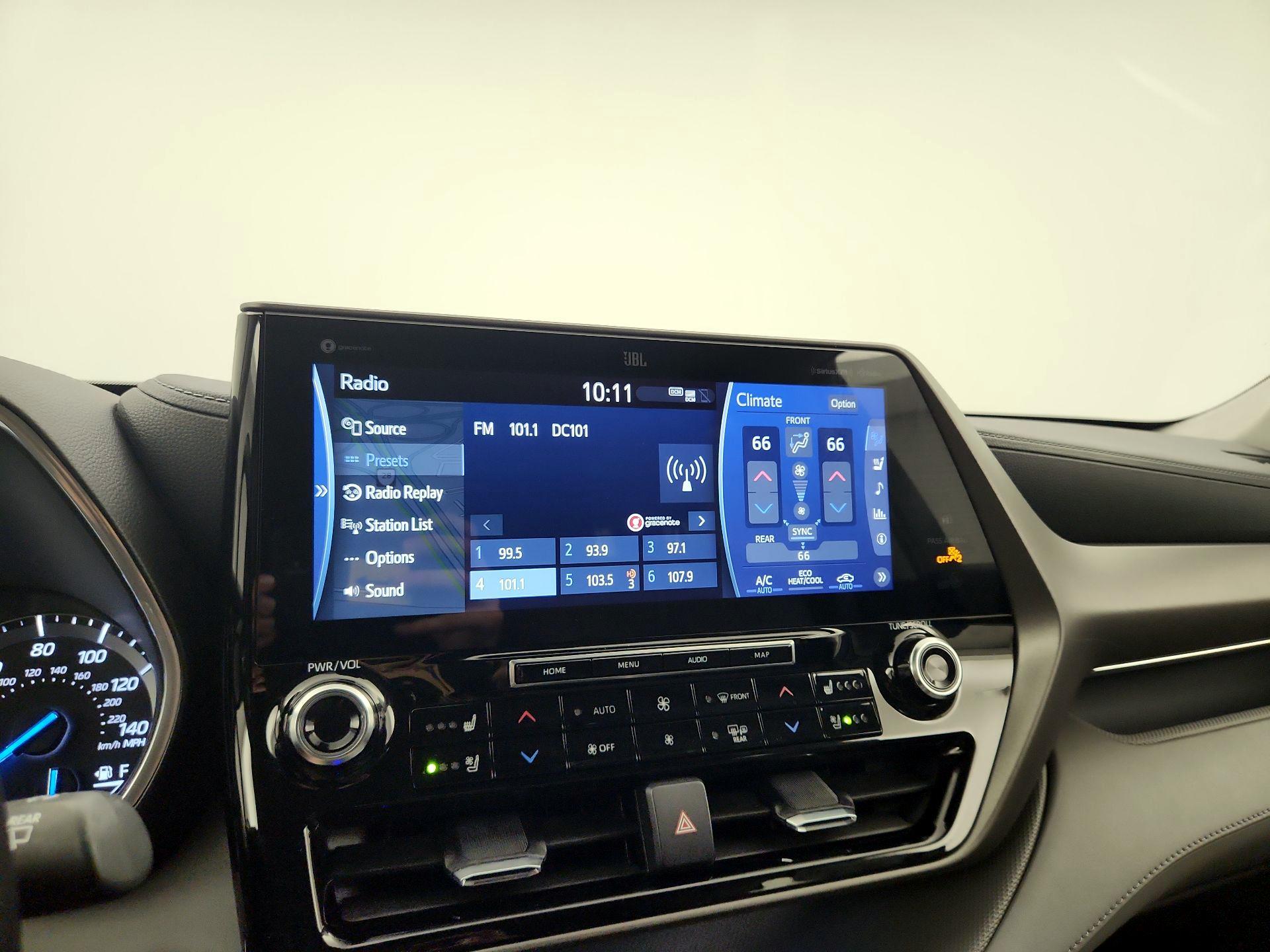 Thumbnail: 2021 Toyota Highlander - 15