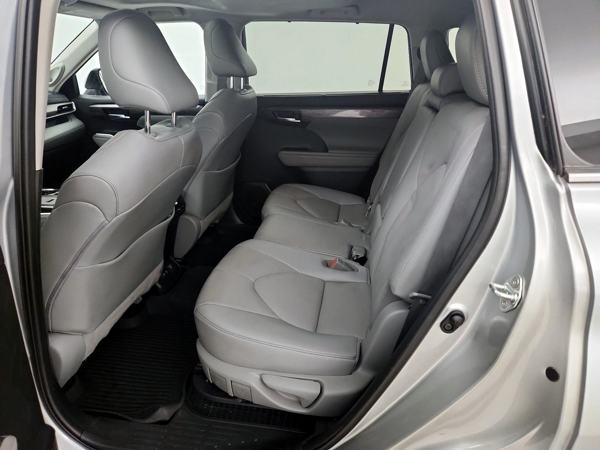 Thumbnail: 2021 Toyota Highlander - 20