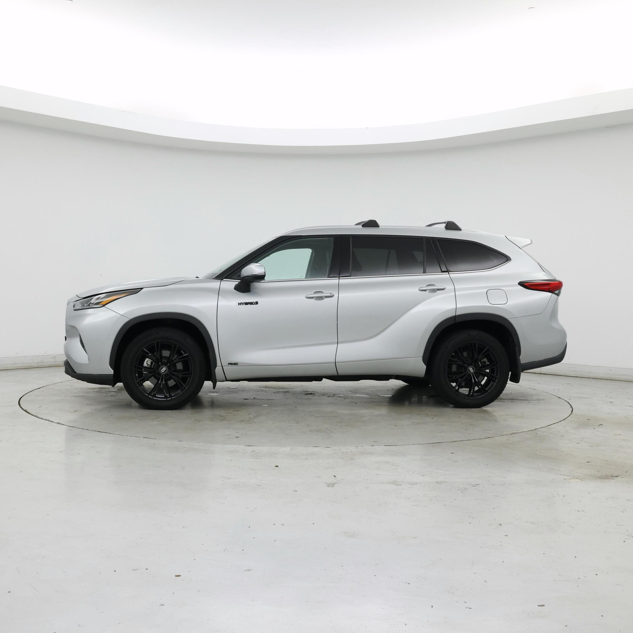 Thumbnail: 2021 Toyota Highlander - 3