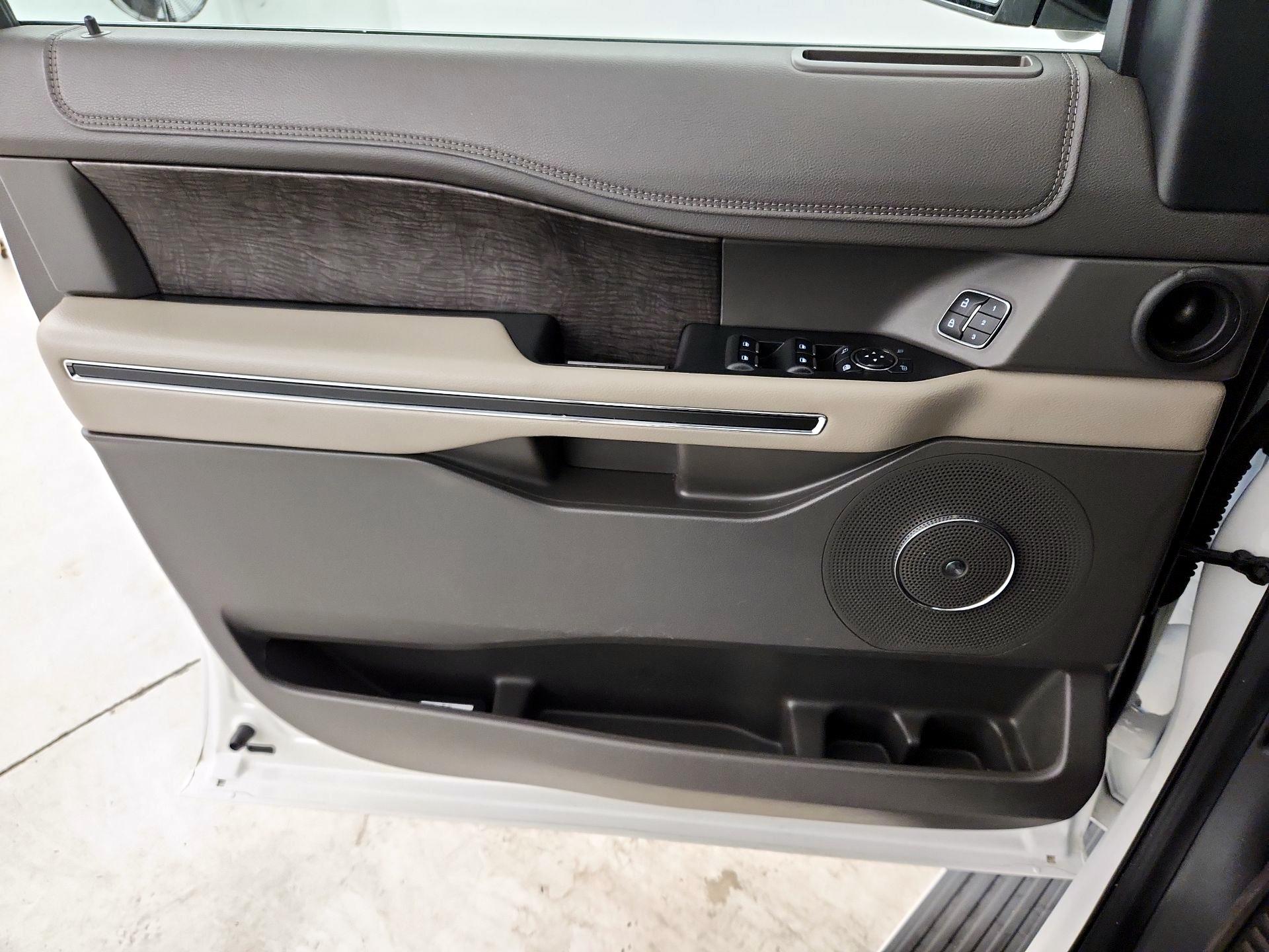 Thumbnail: 2021 Ford Expedition - 10