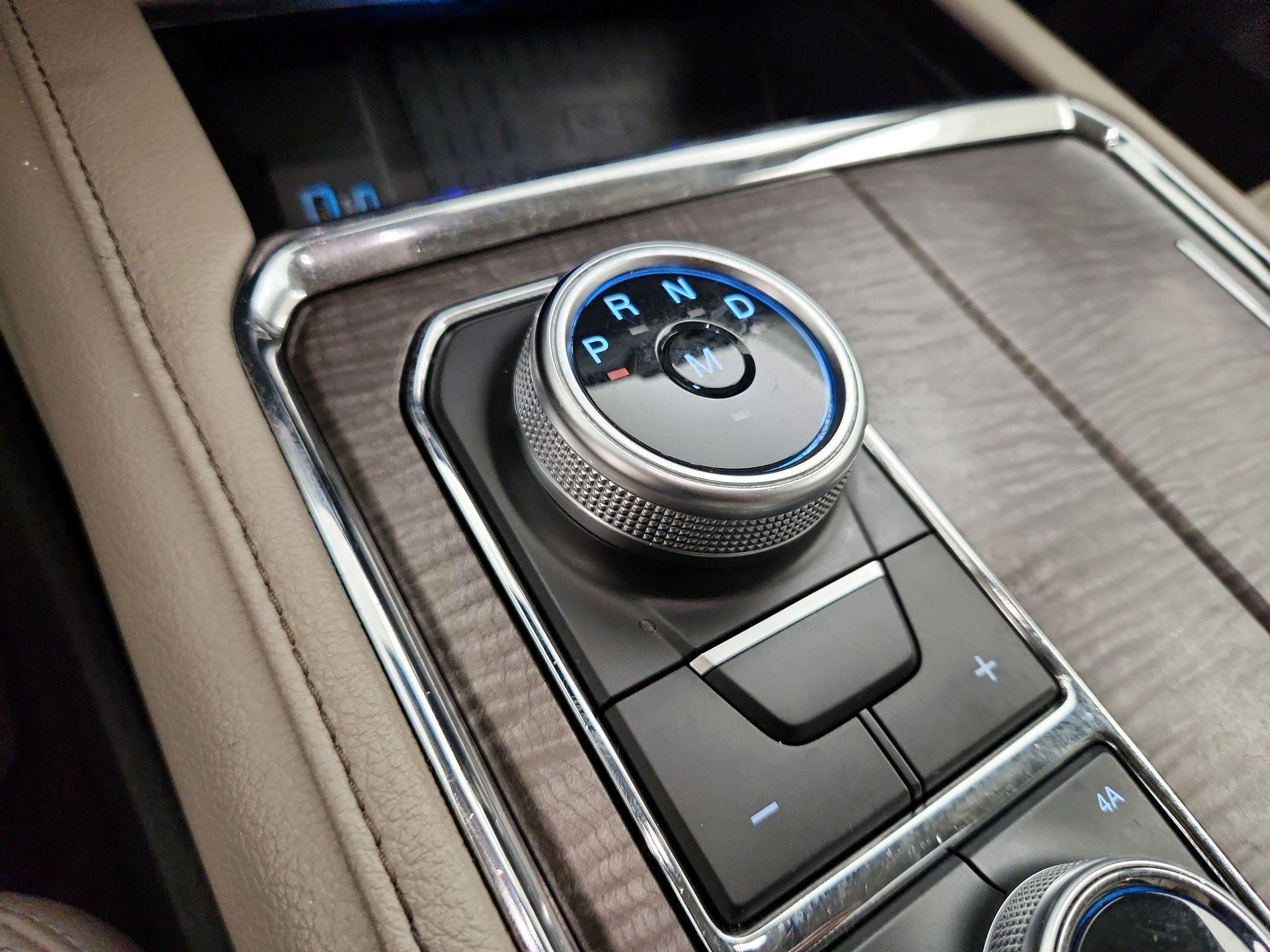 Thumbnail: 2021 Ford Expedition - 16