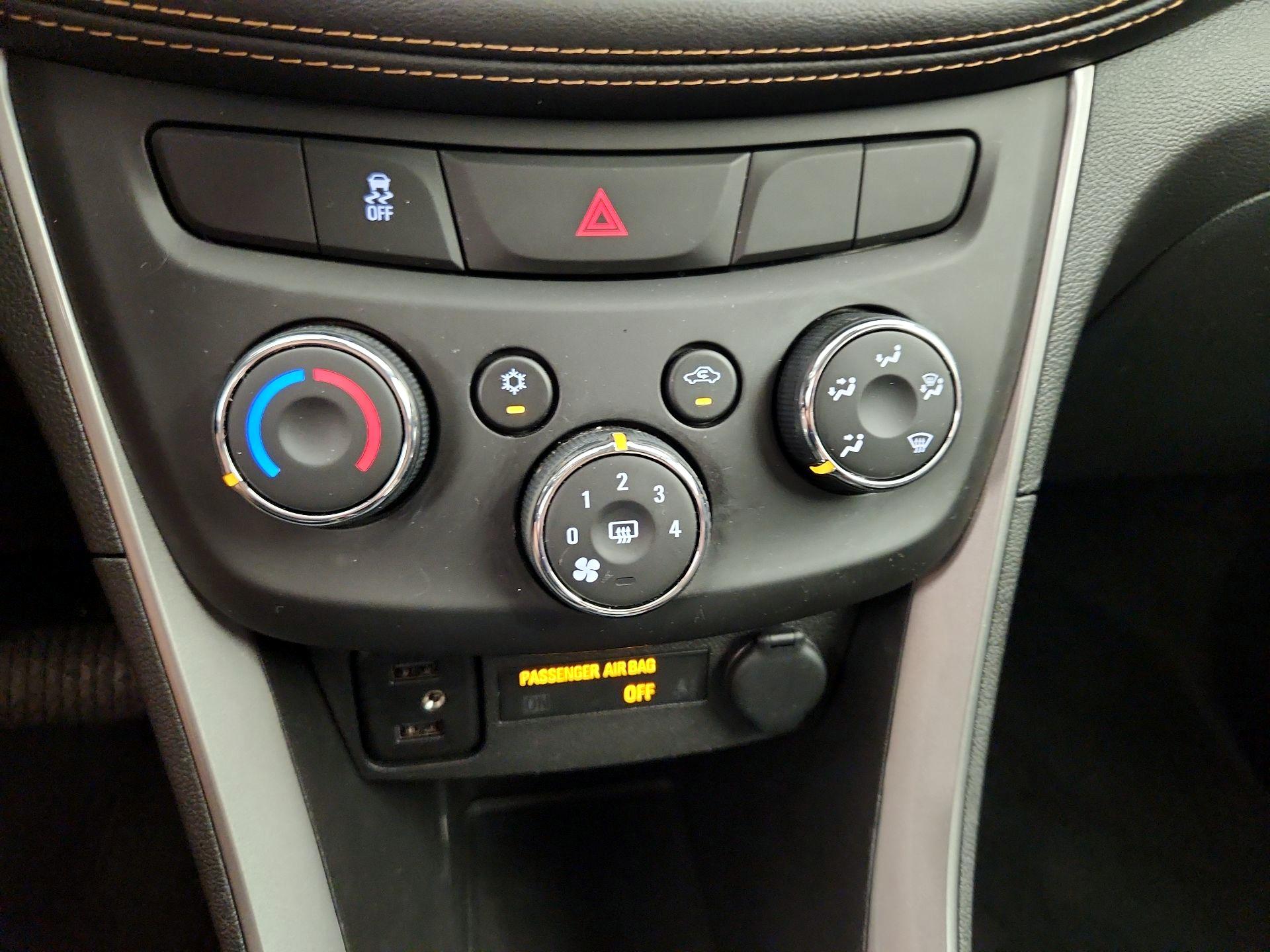 Thumbnail: 2020 Chevrolet Trax - 17