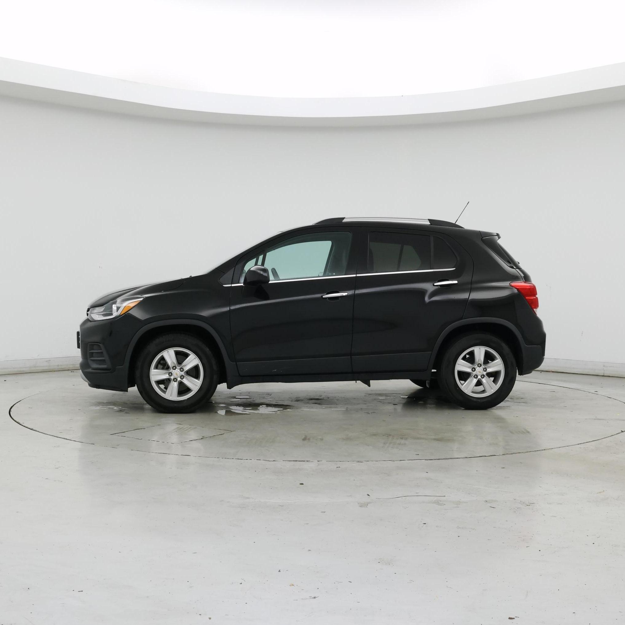 Thumbnail: 2020 Chevrolet Trax - 3