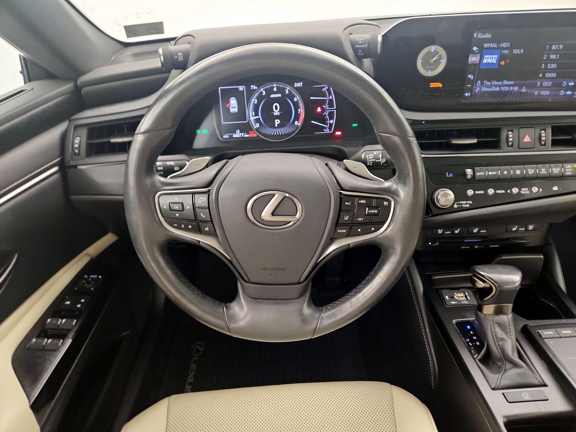 Thumbnail: 2022 Lexus ES - 10