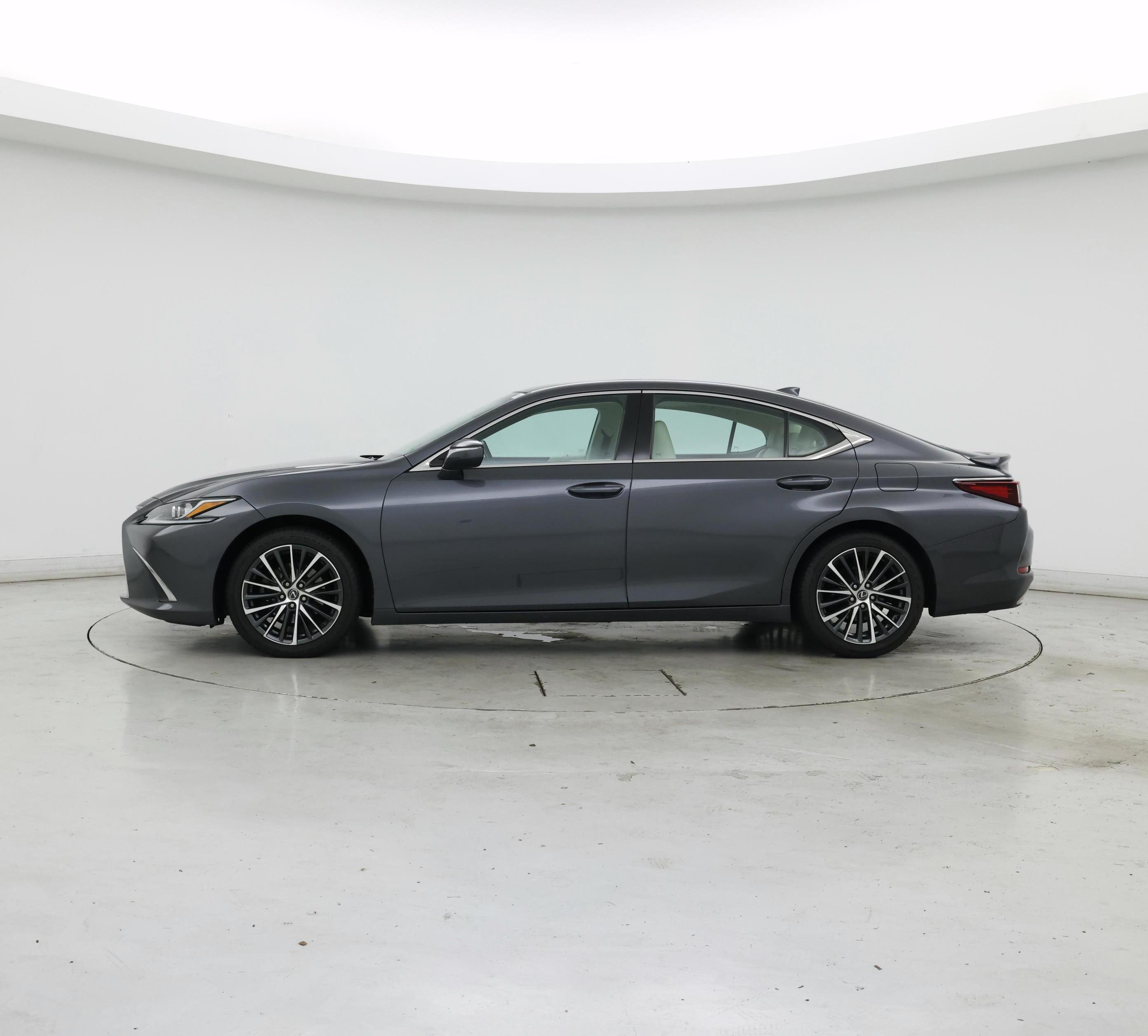 Thumbnail: 2022 Lexus ES - 3