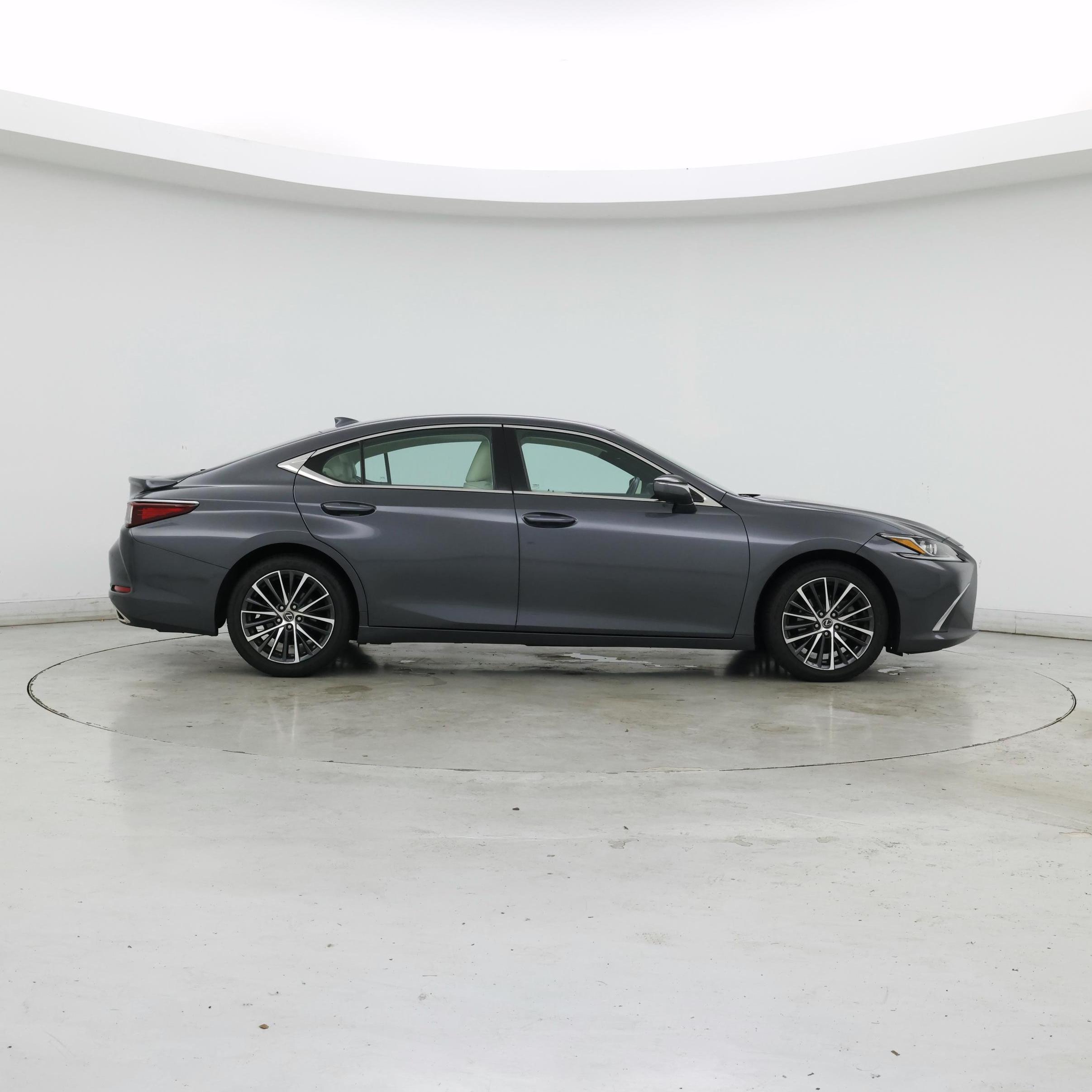 Thumbnail: 2022 Lexus ES - 7