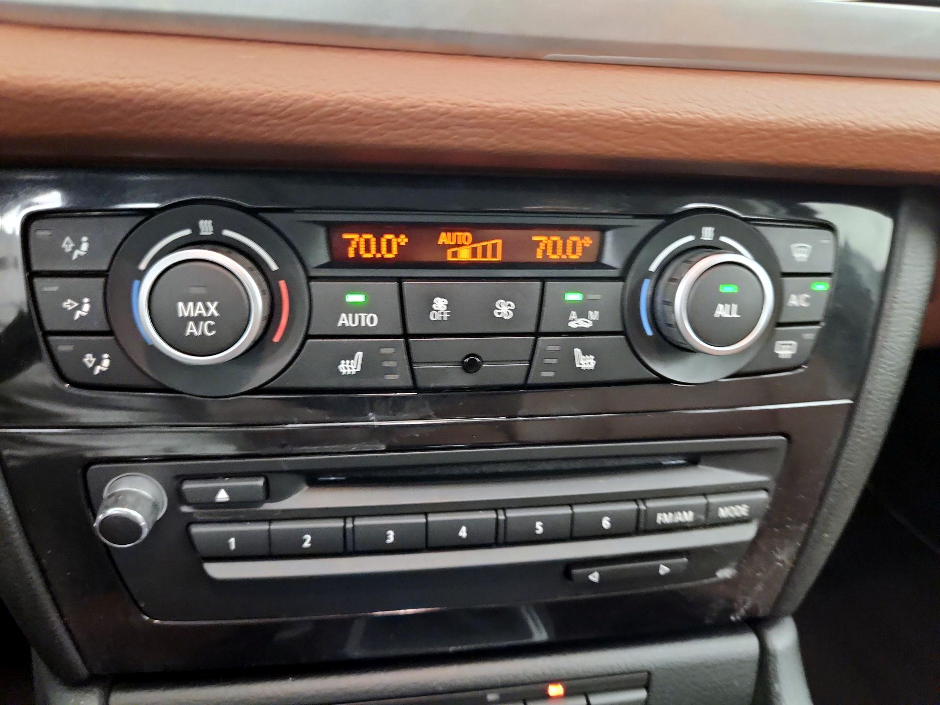 Thumbnail: 2015 BMW X1 - 17