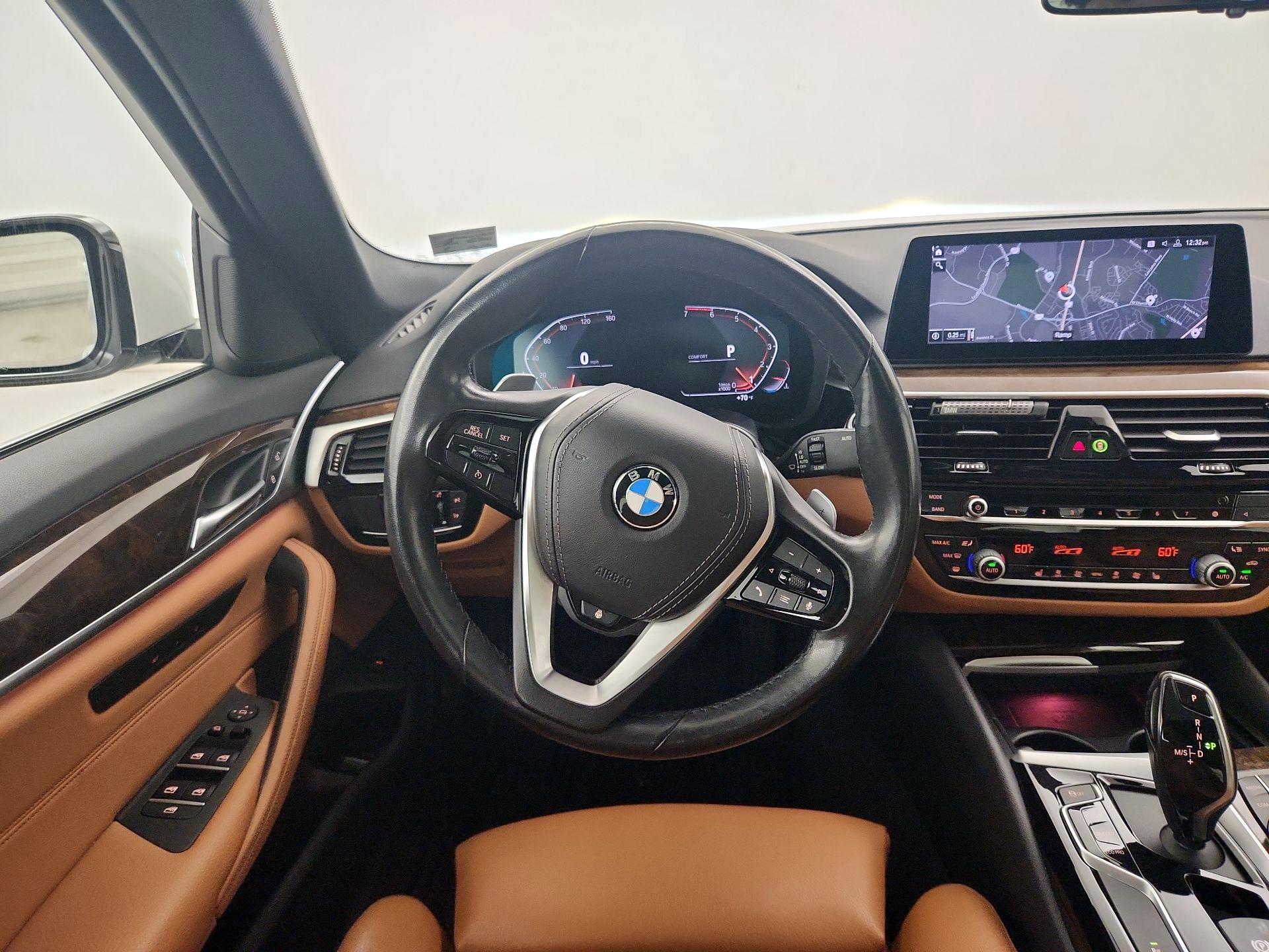 Thumbnail: 2020 BMW 5 Series - 10