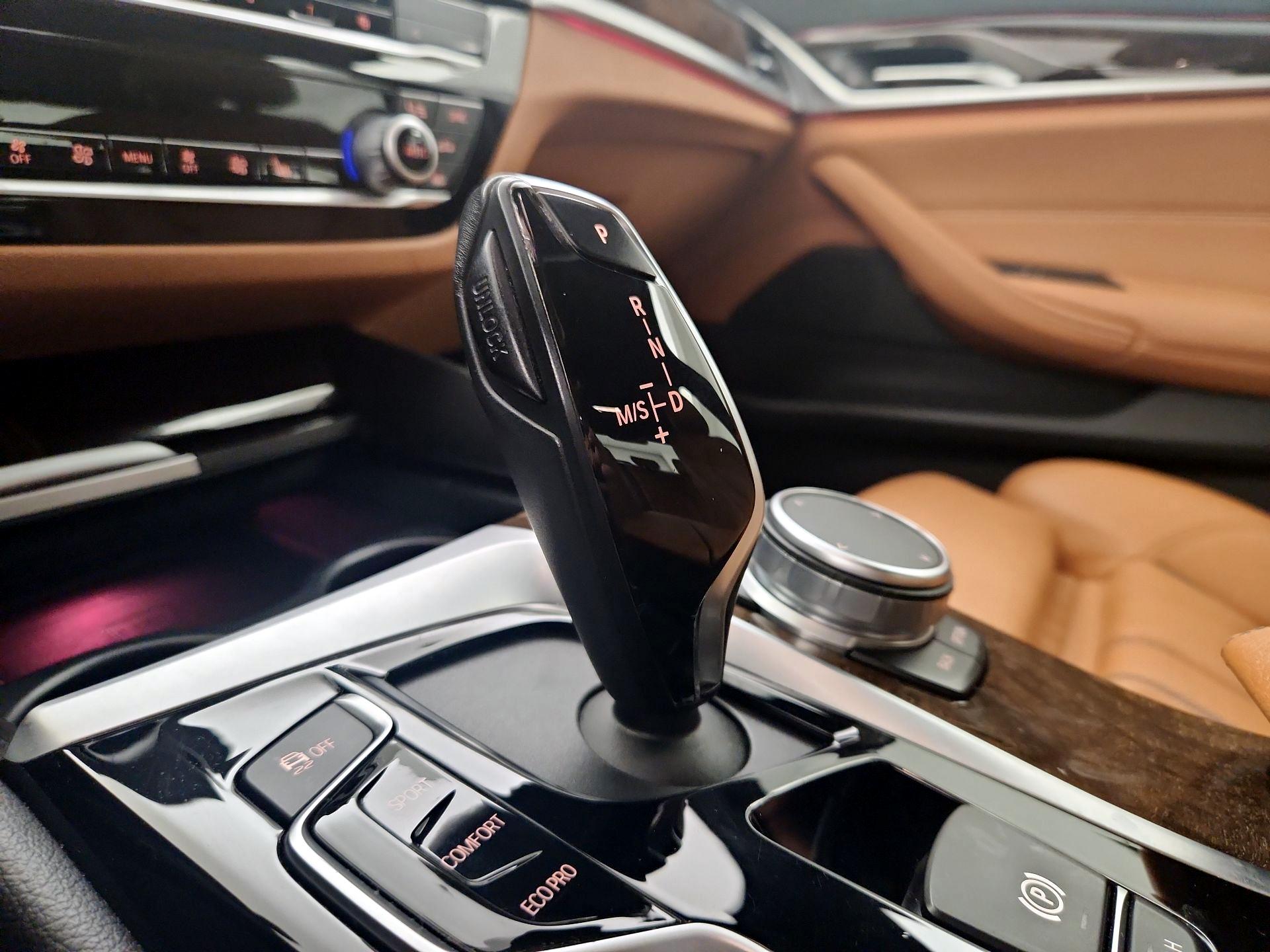 Thumbnail: 2020 BMW 5 Series - 18