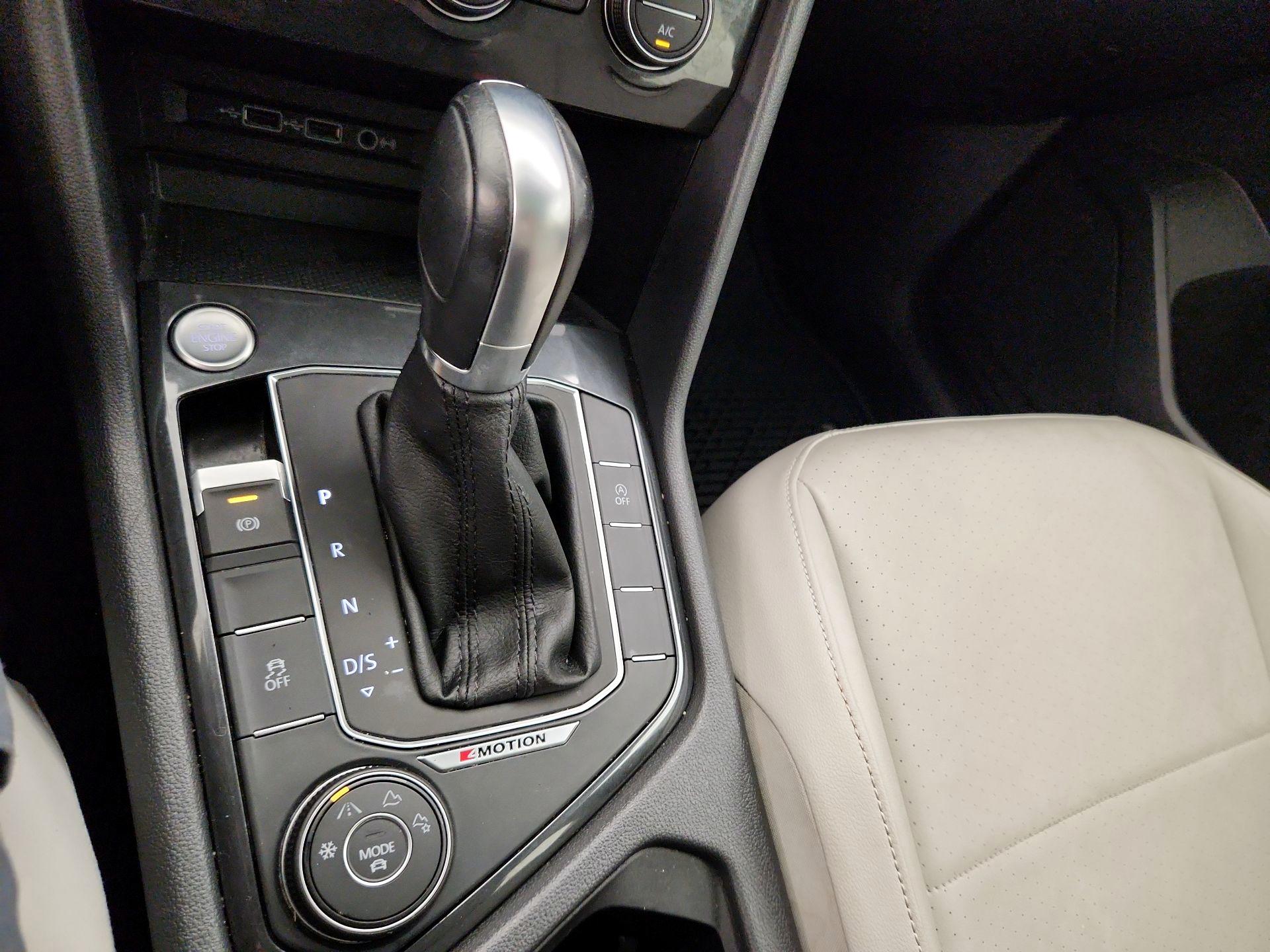 Thumbnail: 2018 Volkswagen Tiguan - 18