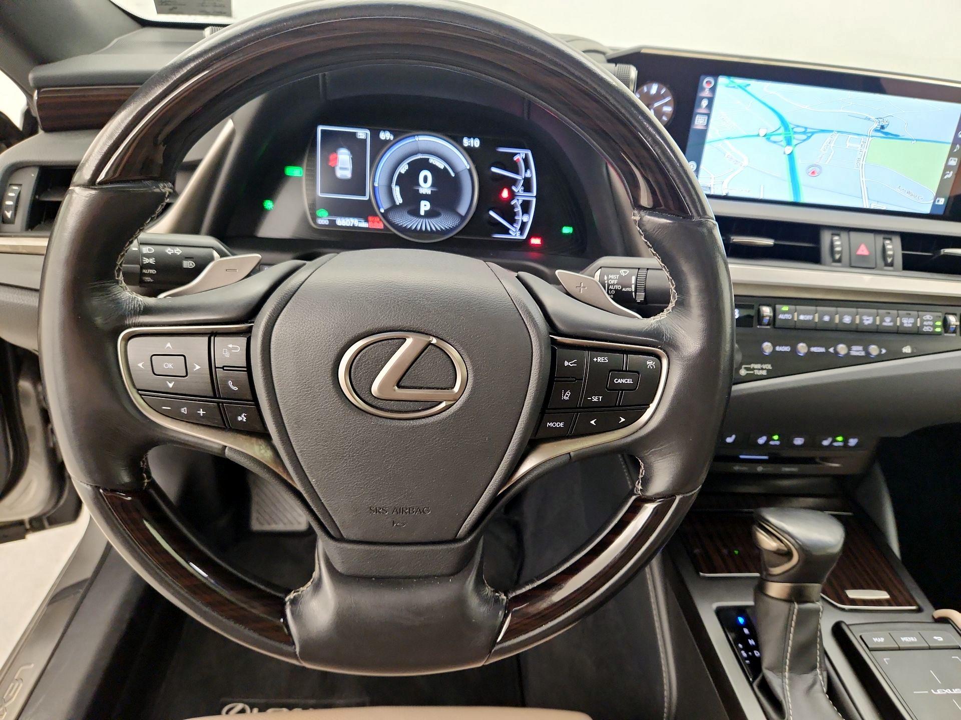 Thumbnail: 2019 Lexus ES - 10