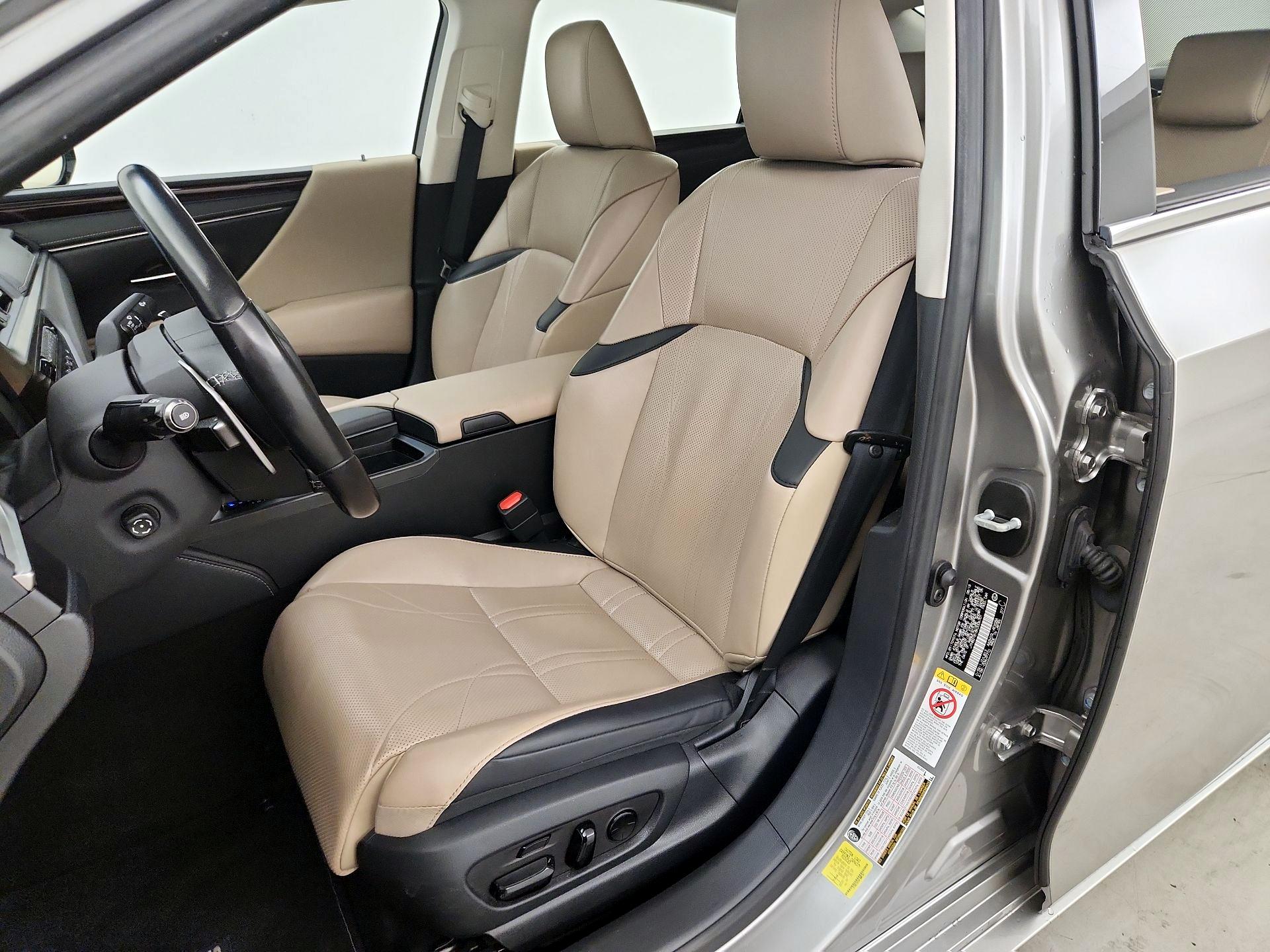 Thumbnail: 2019 Lexus ES - 11