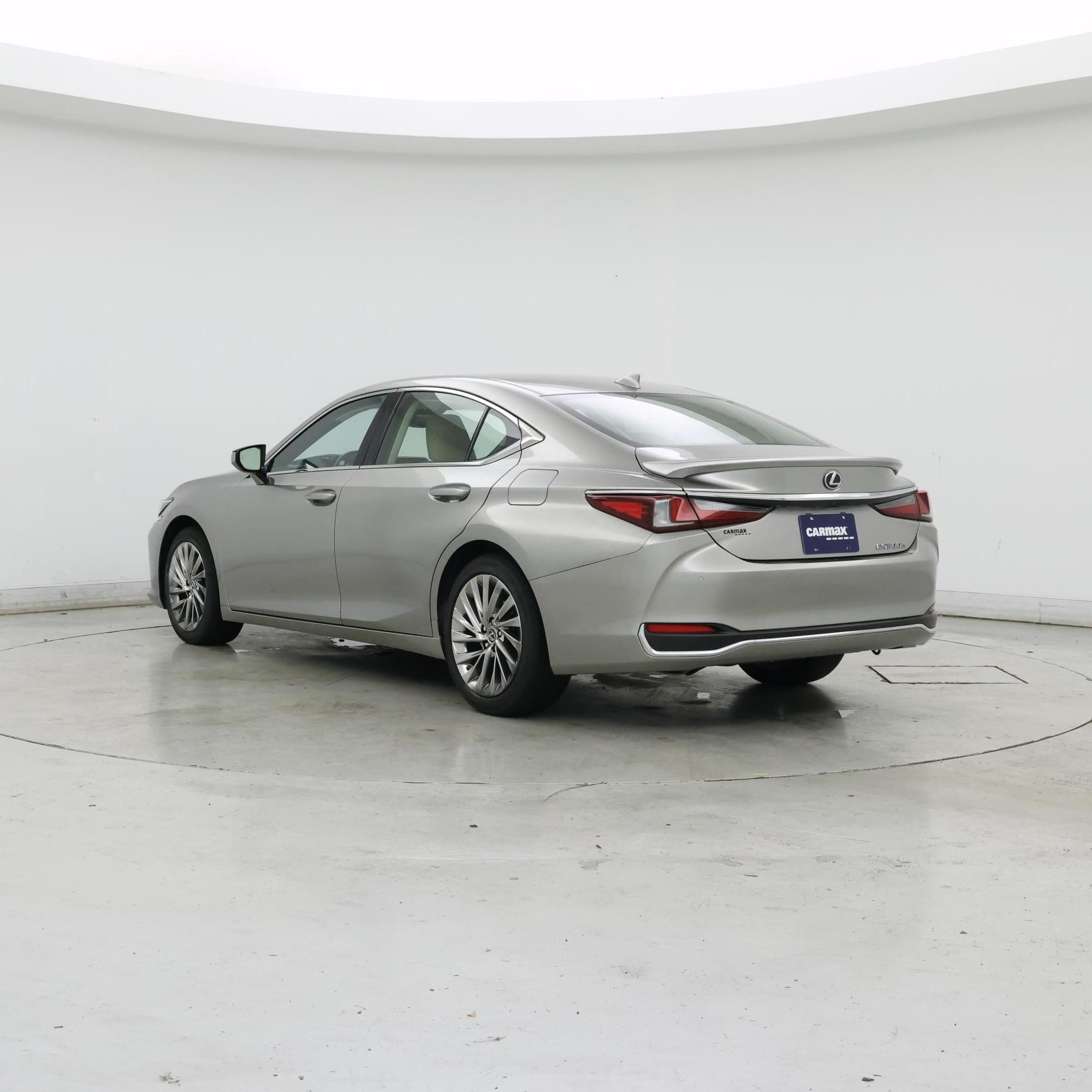 Thumbnail: 2019 Lexus ES - 2