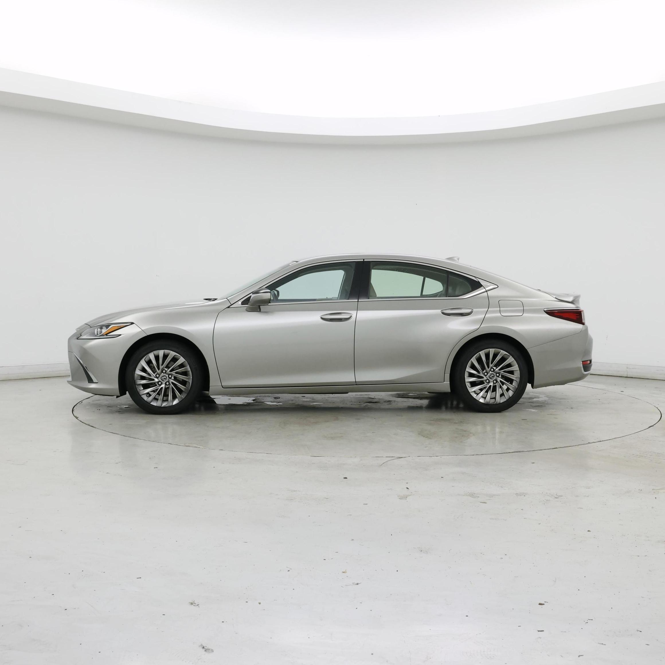Thumbnail: 2019 Lexus ES - 3