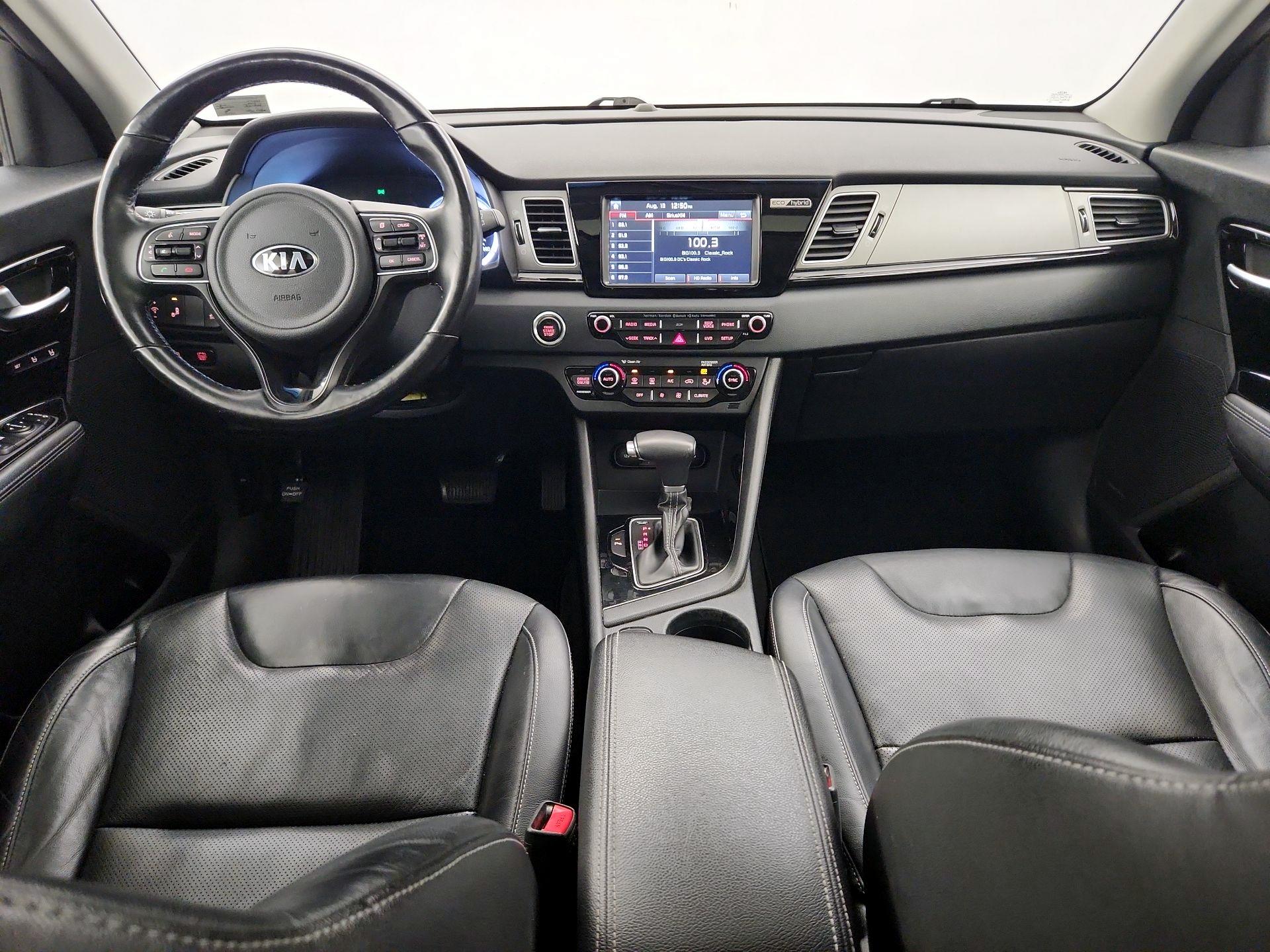 Thumbnail: 2017 Kia Niro - 9