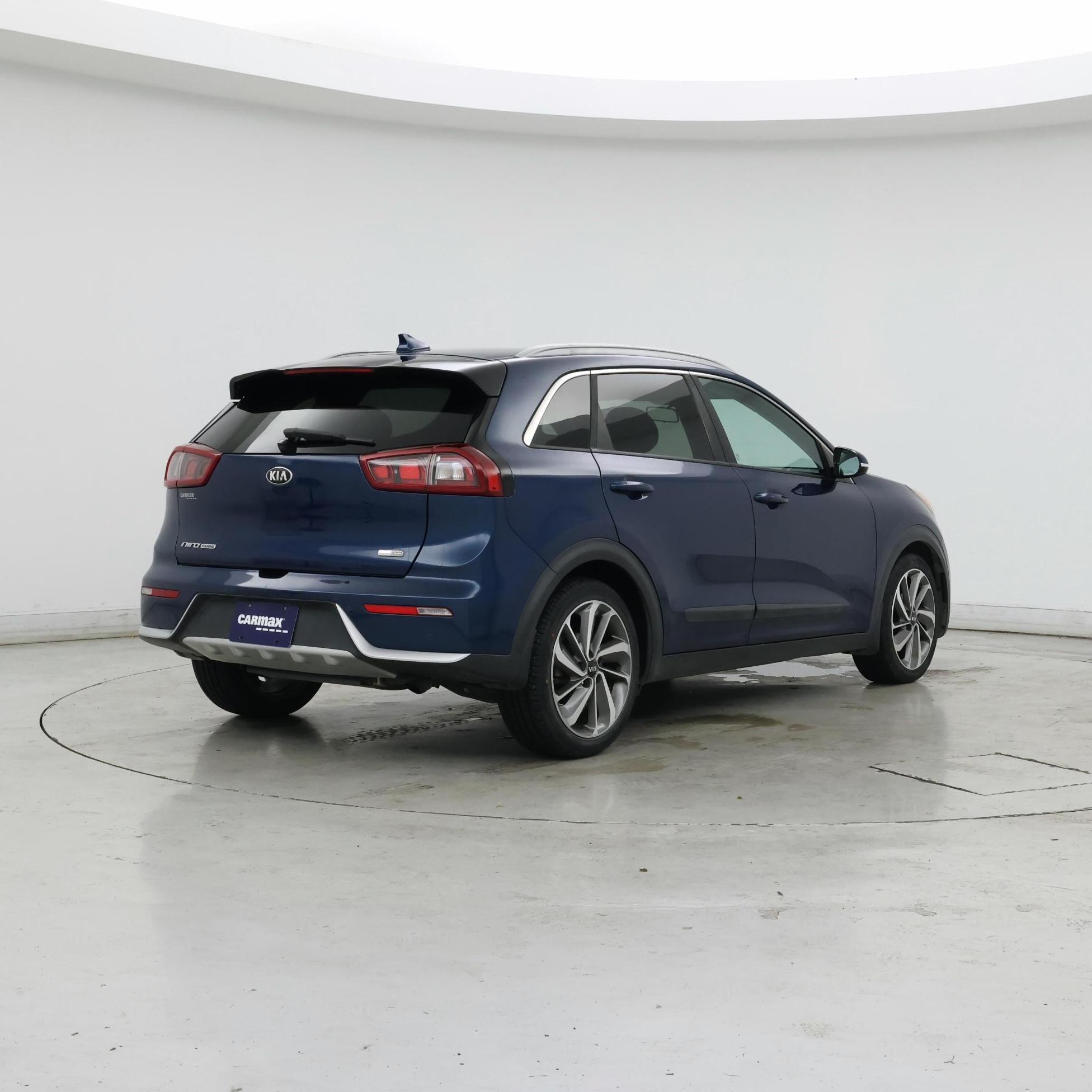 Thumbnail: 2017 Kia Niro - 8