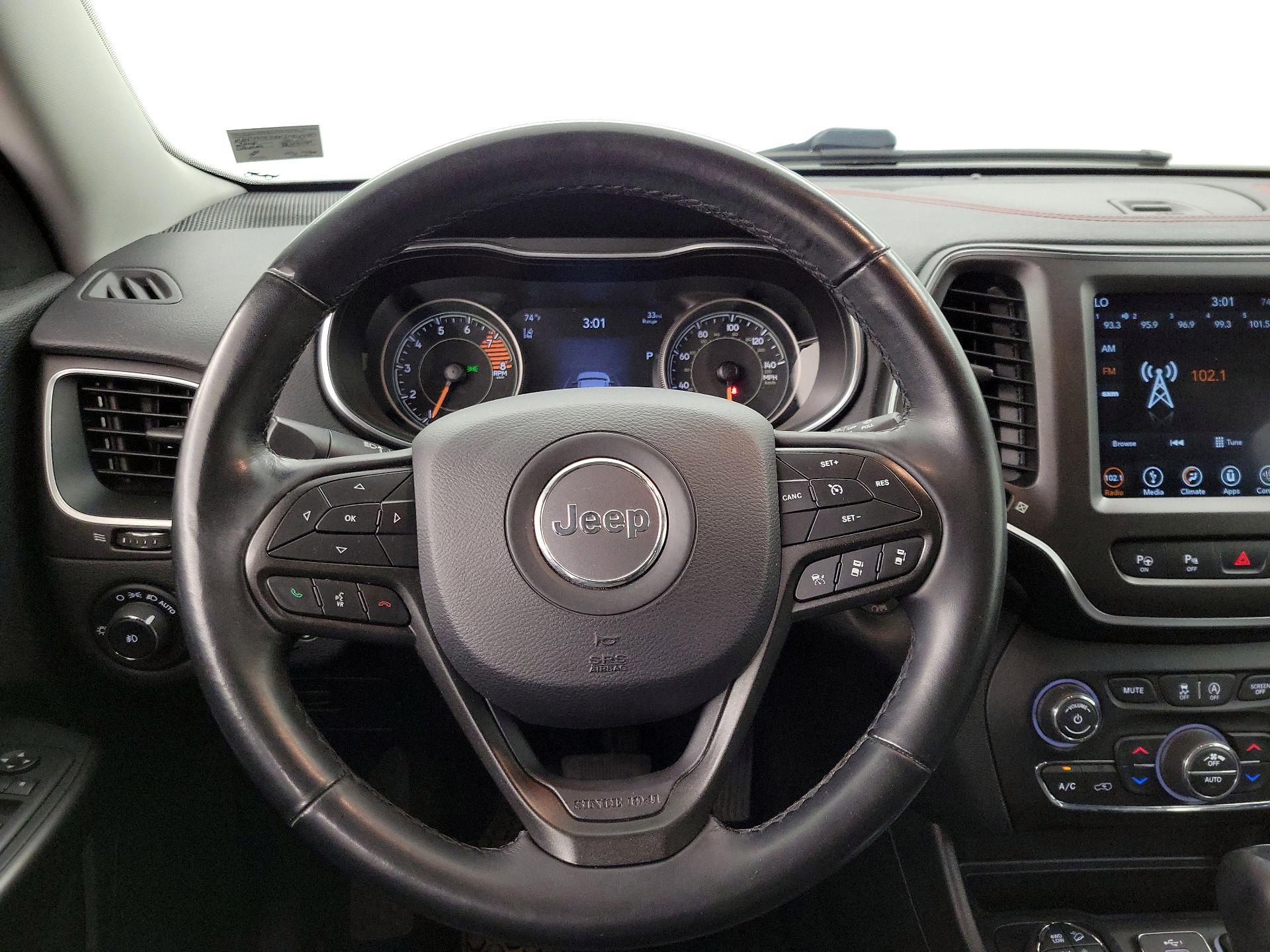 Thumbnail: 2019 Jeep Cherokee - 10