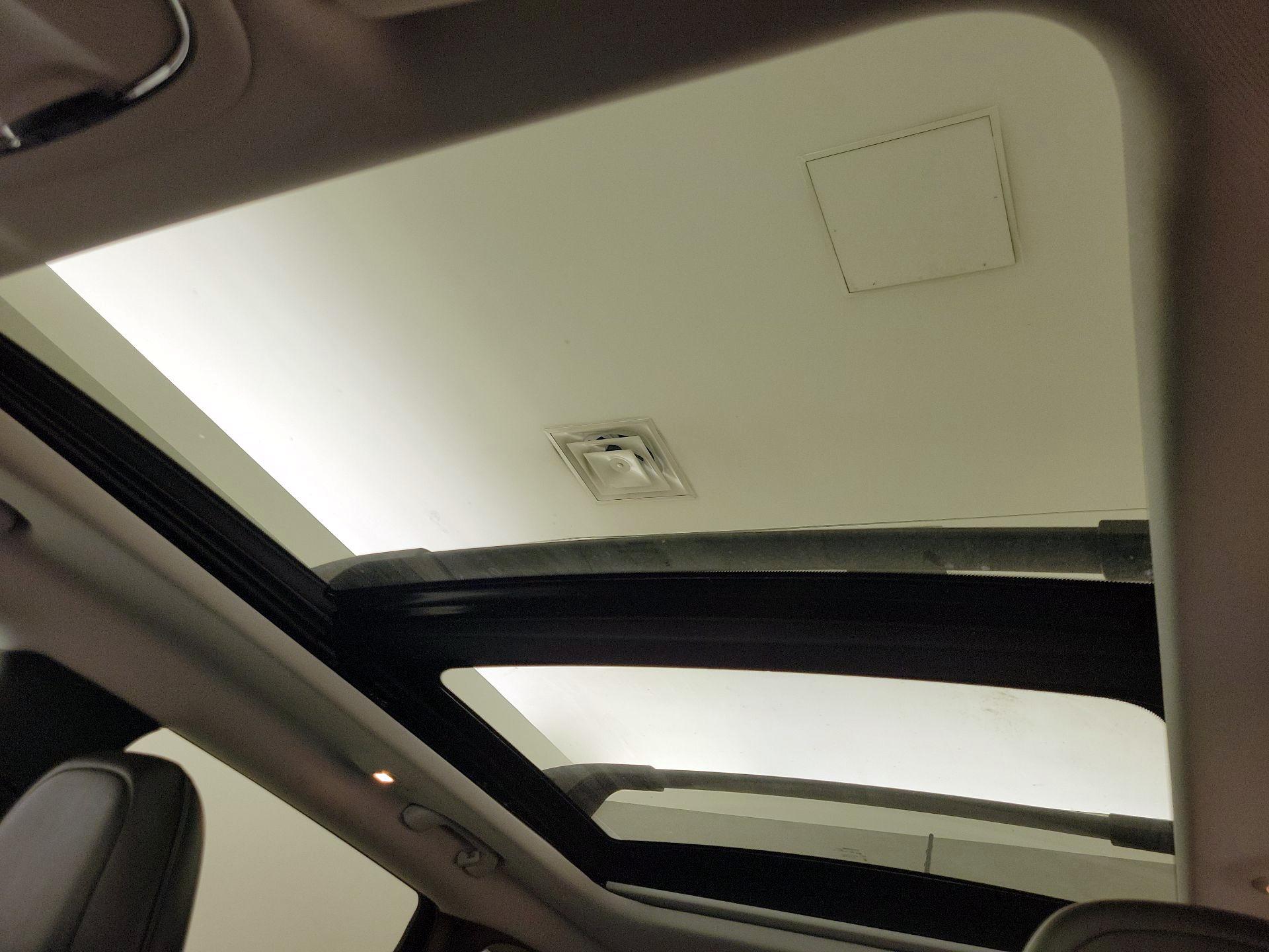 Thumbnail: 2019 Jeep Cherokee - 20