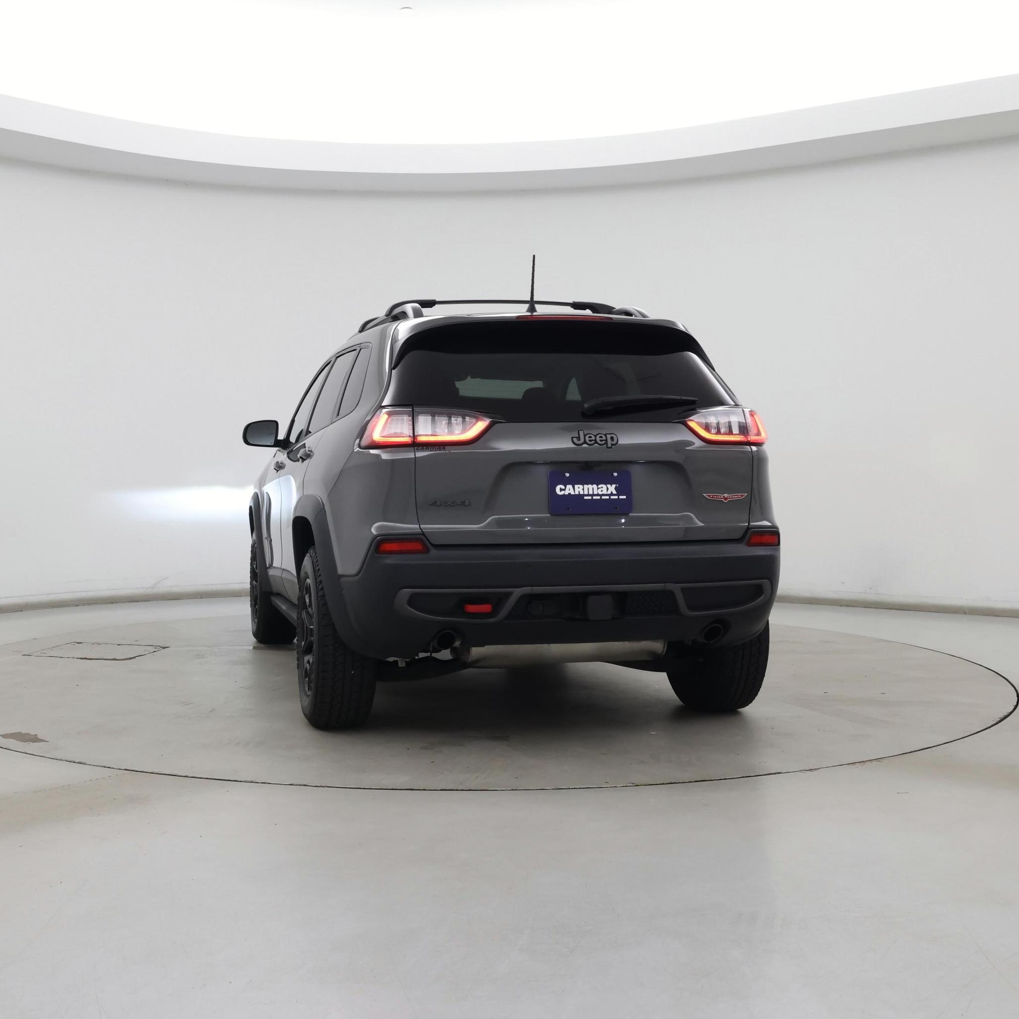 Thumbnail: 2019 Jeep Cherokee - 6