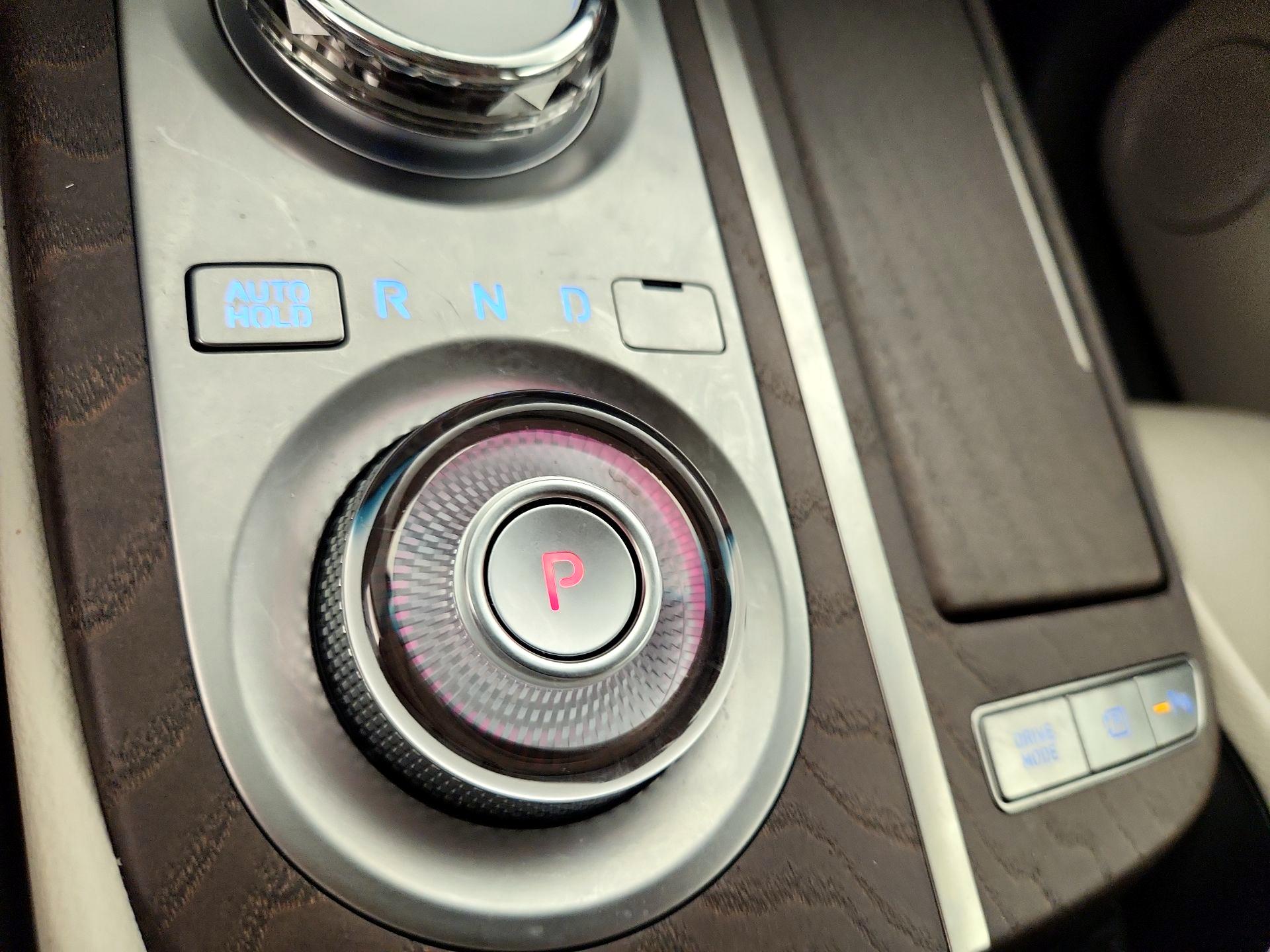 Thumbnail: 2023 Genesis G80 - 16