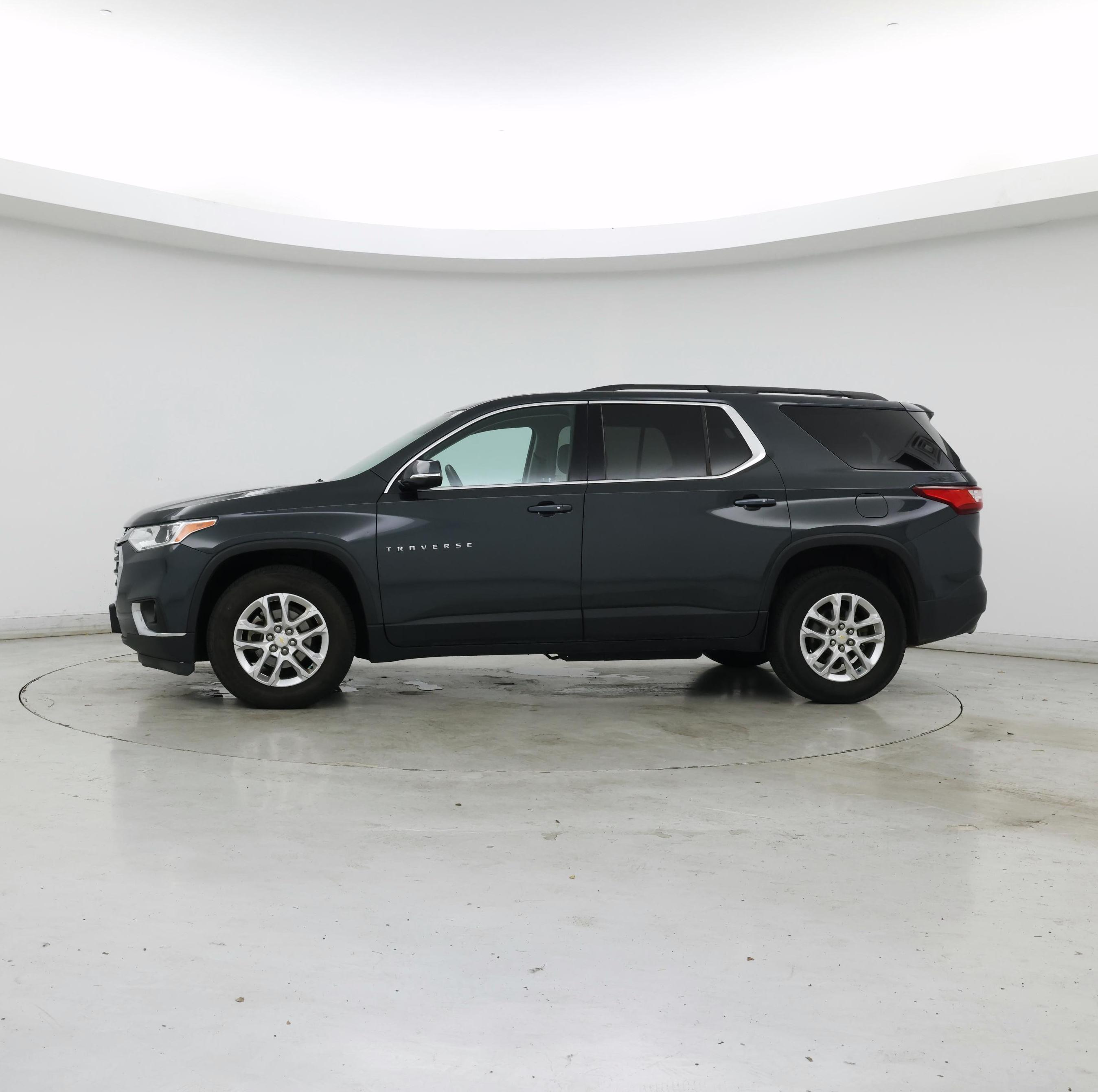 Thumbnail: 2019 Chevrolet Traverse - 3