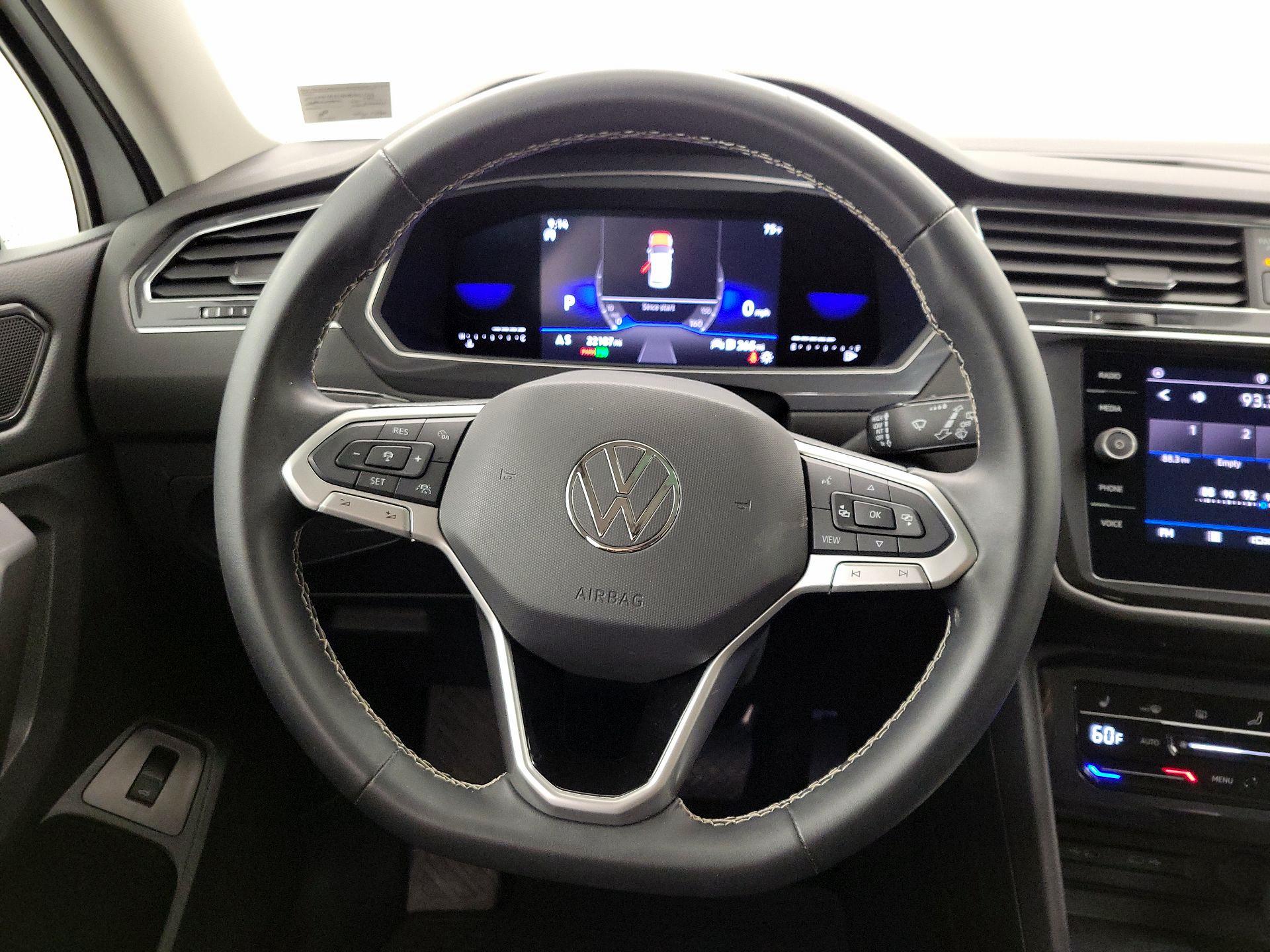 Thumbnail: 2022 Volkswagen Tiguan - 10