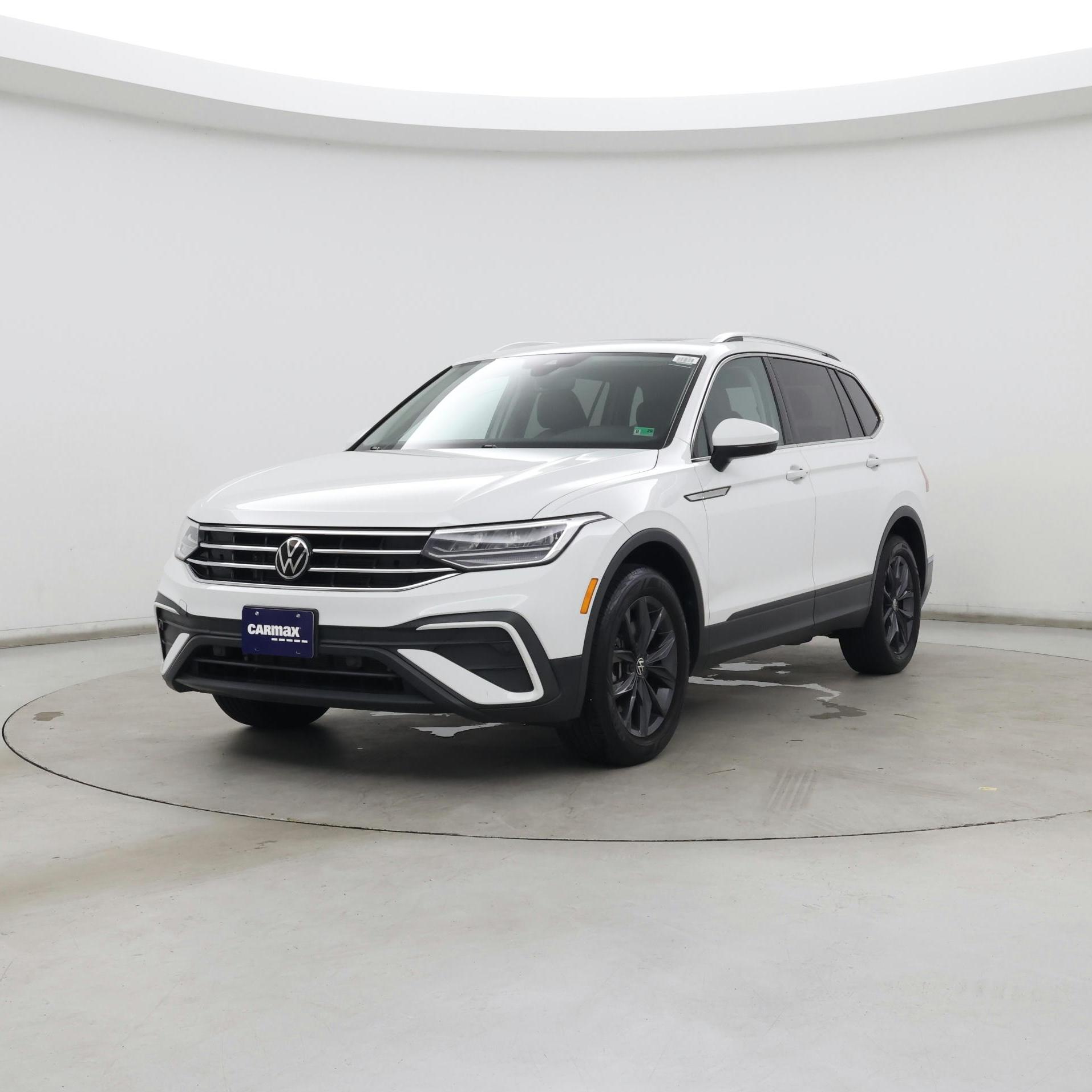 Thumbnail: 2022 Volkswagen Tiguan - 4
