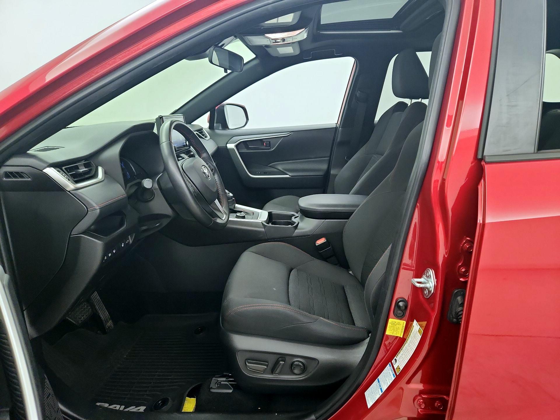 Thumbnail: 2021 Toyota RAV4 - 11