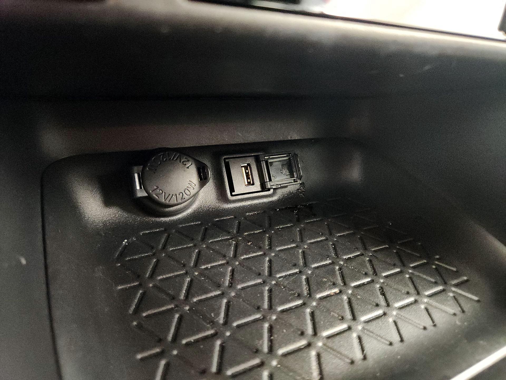 Thumbnail: 2021 Toyota RAV4 - 18